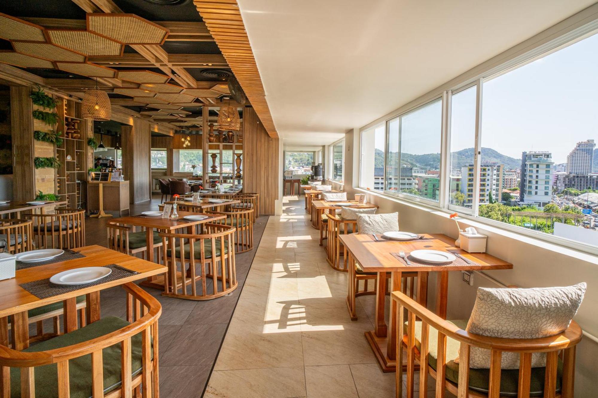 Journeyhub Phuket Patong