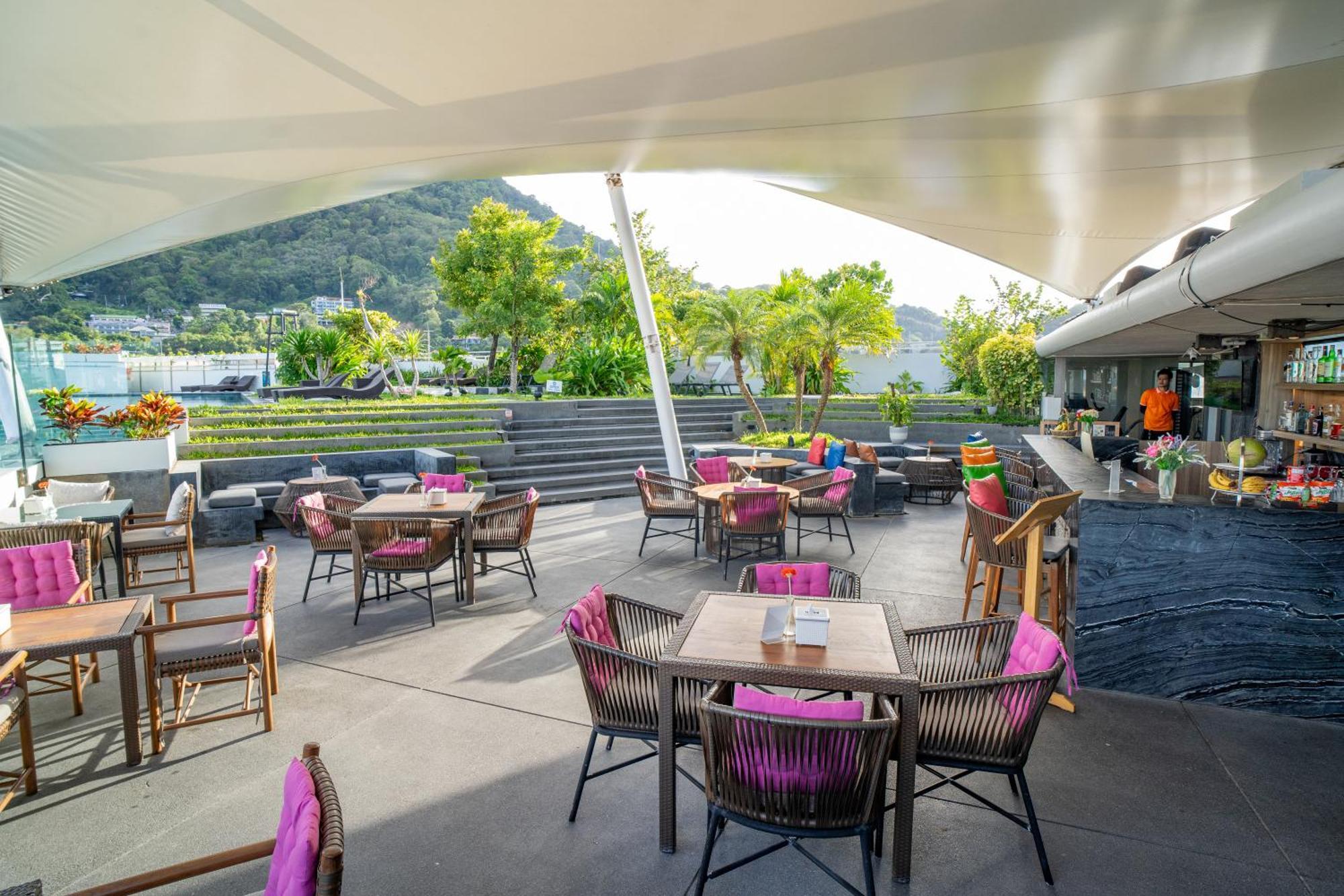 Journeyhub Phuket 4*