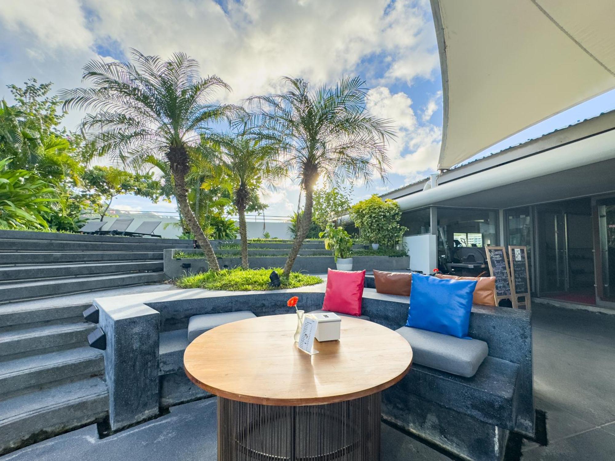 Hotel Journeyhub Phuket Patong