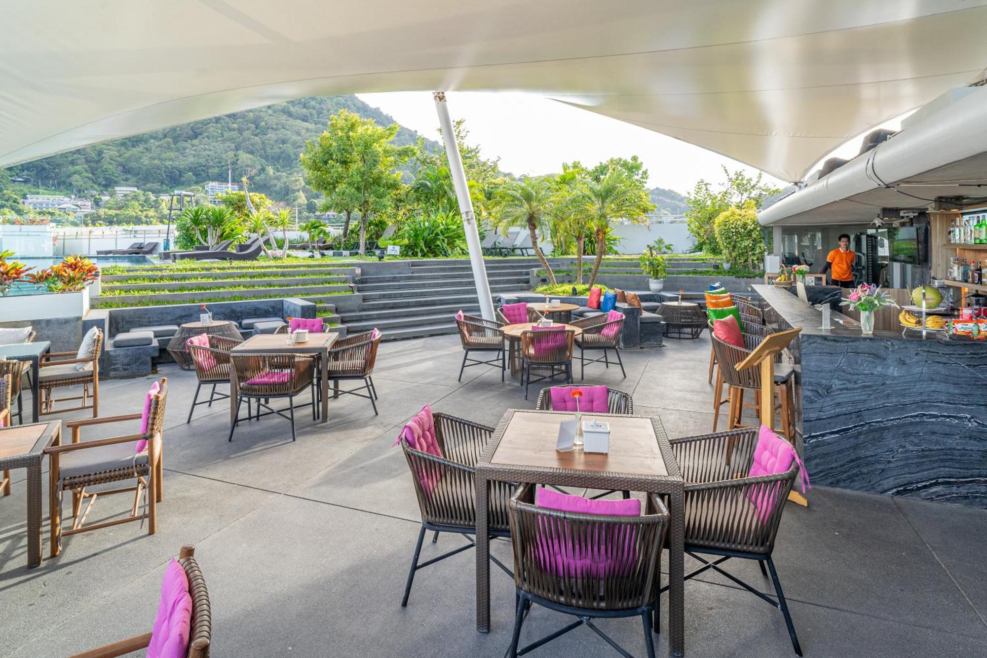 Journeyhub Phuket Hotel