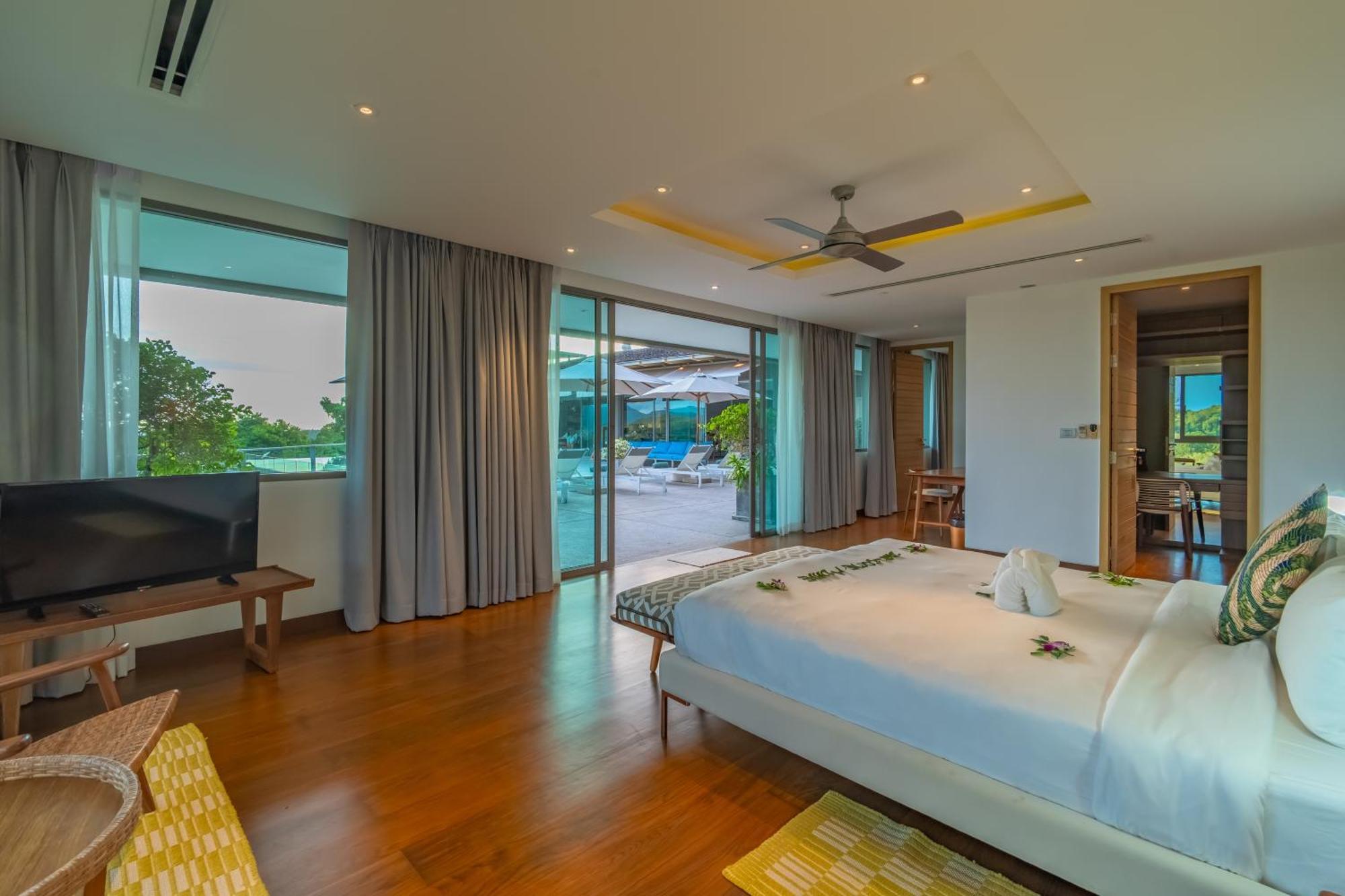 Tropical Castle Phuket By Resava * Strand Layan