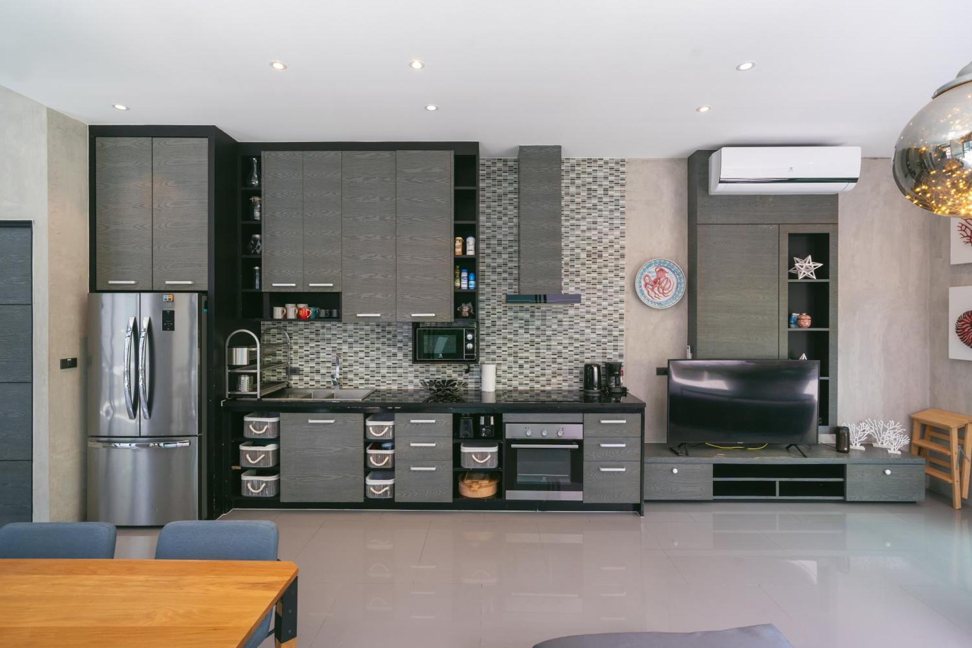 Villa Lami - Luxury 3-bedroom Modern In With Private Pool, Gym & Sauna *