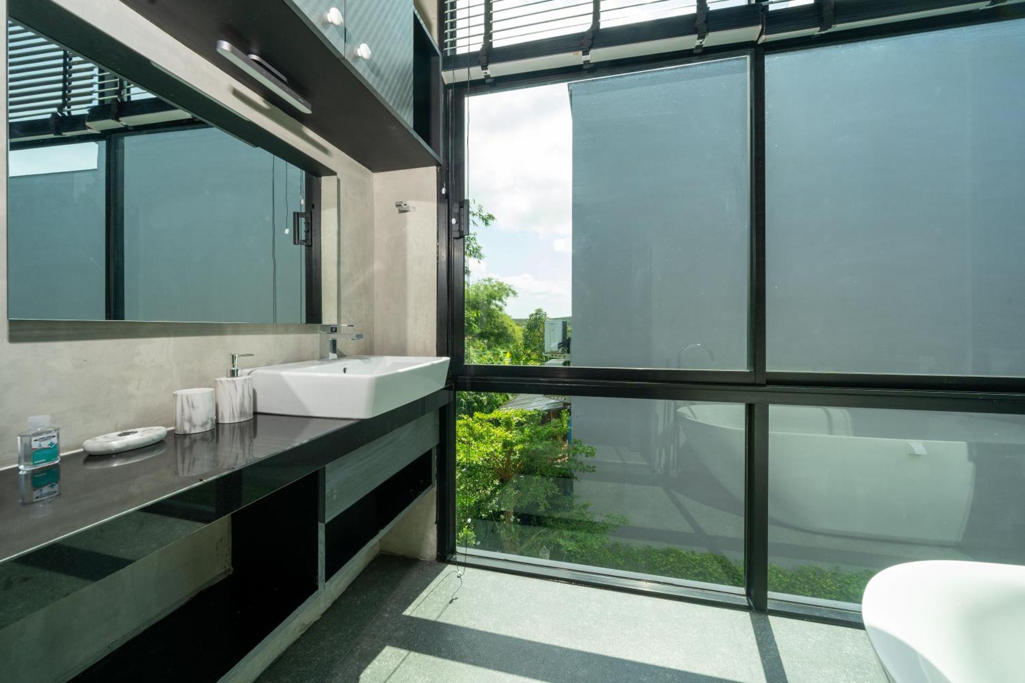 Lami - Luxury 3-bedroom Modern In With Private Pool, Gym & Sauna Phuket