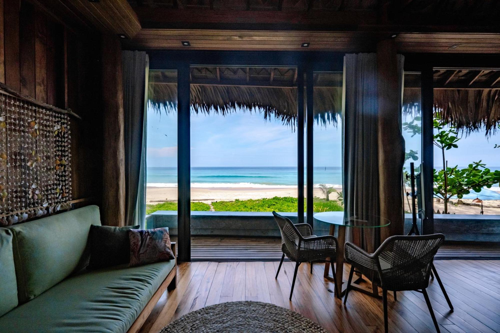 Resort Sealord Beachfront Nai Thon Beach