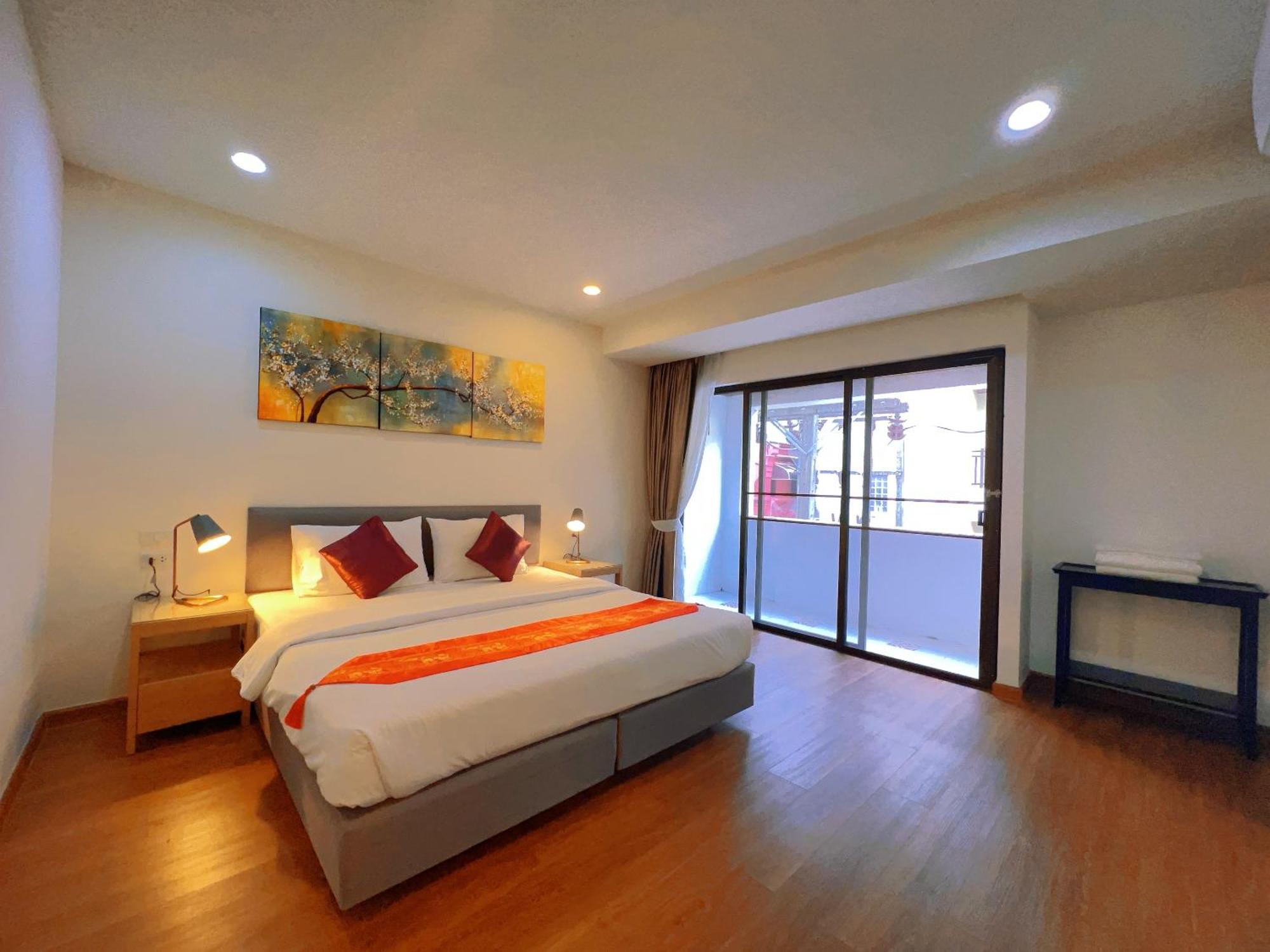 Apartment 舒适安静的民宿/距离芭东海滩酒吧街100米/距离芭东海滩150米/中文房东/180度超大露台 Patong