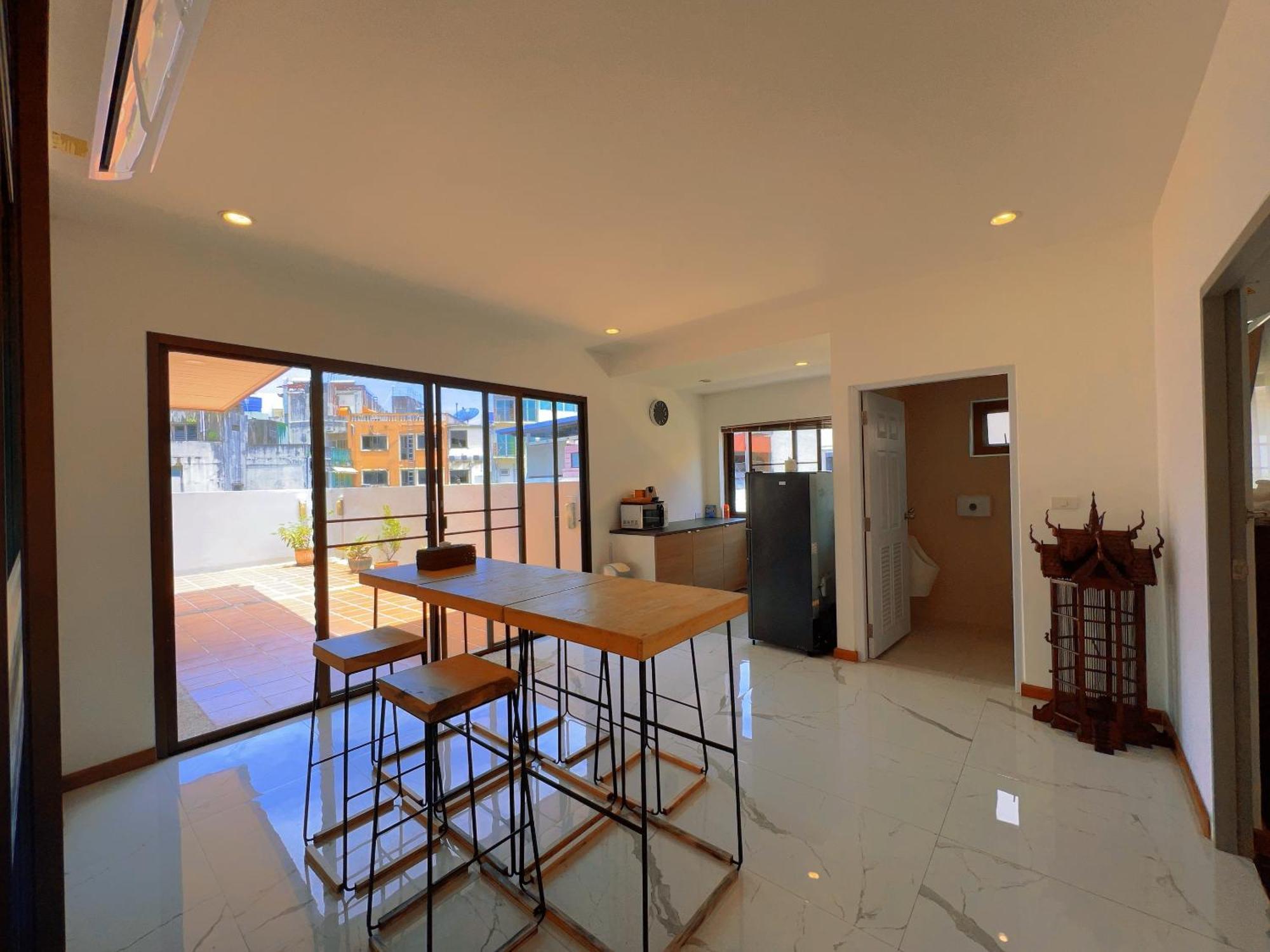 Apartment 舒适 Anjing 民宿: 海滩附近的 Zhongwen 风格公寓 Patong
