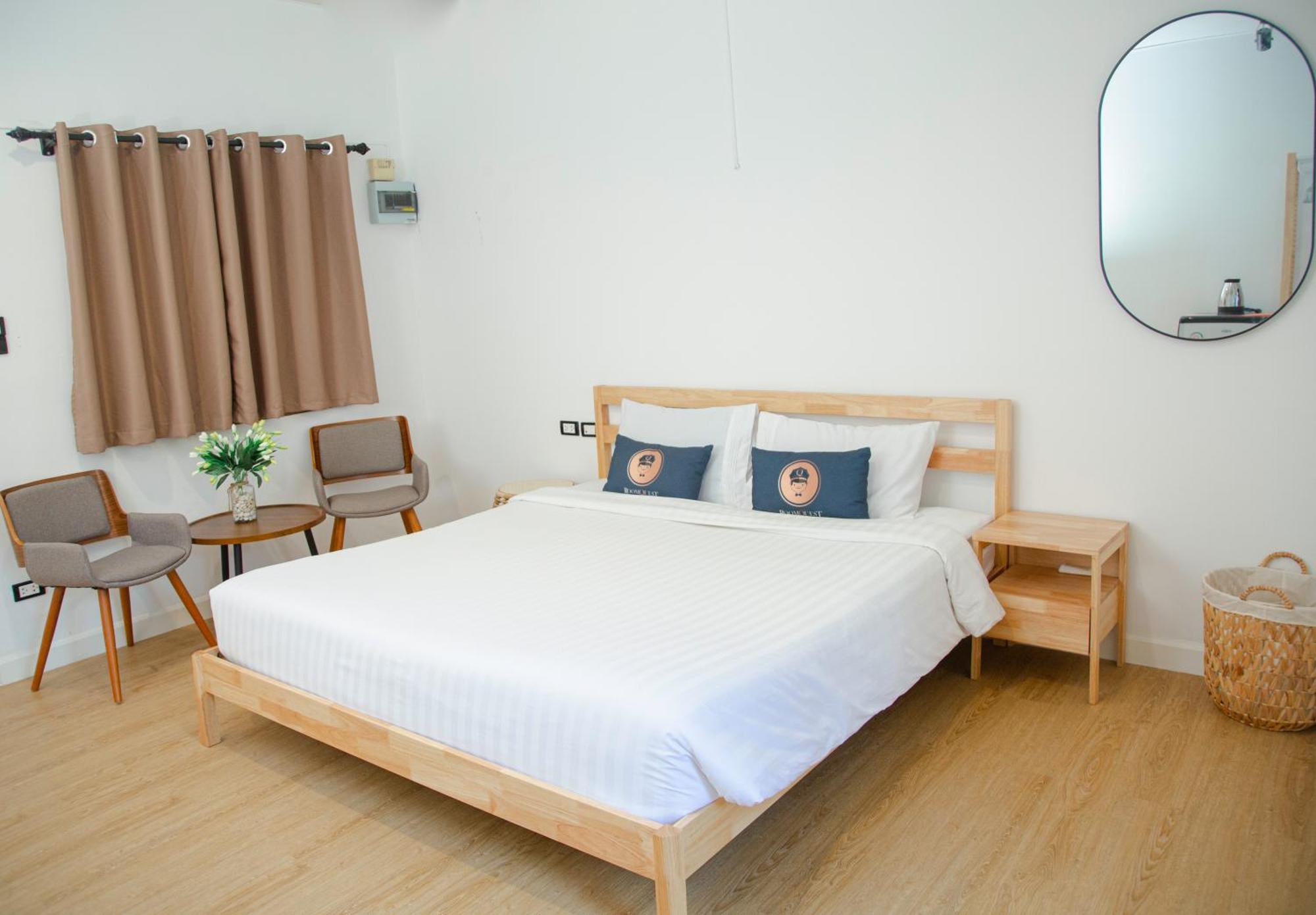 Hostel Roomquest Phuket *