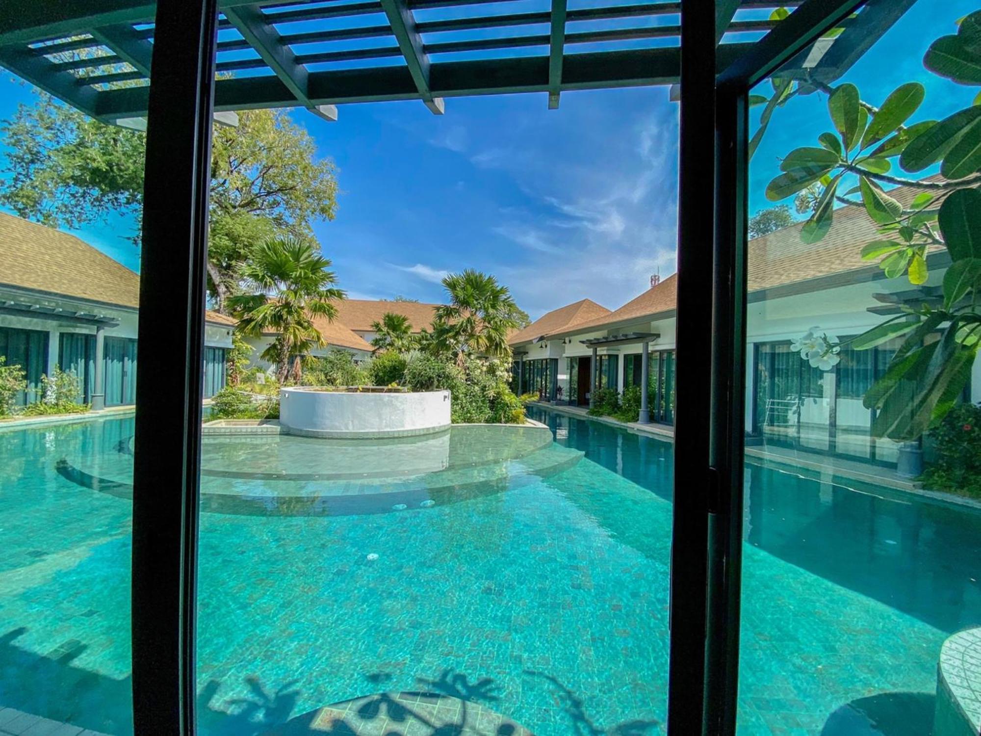 Hotel Tajh Pool 5*