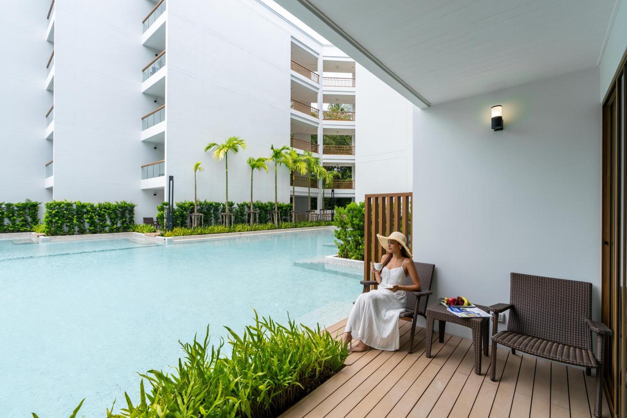 Bella Nara Phuket Naiyang 5*