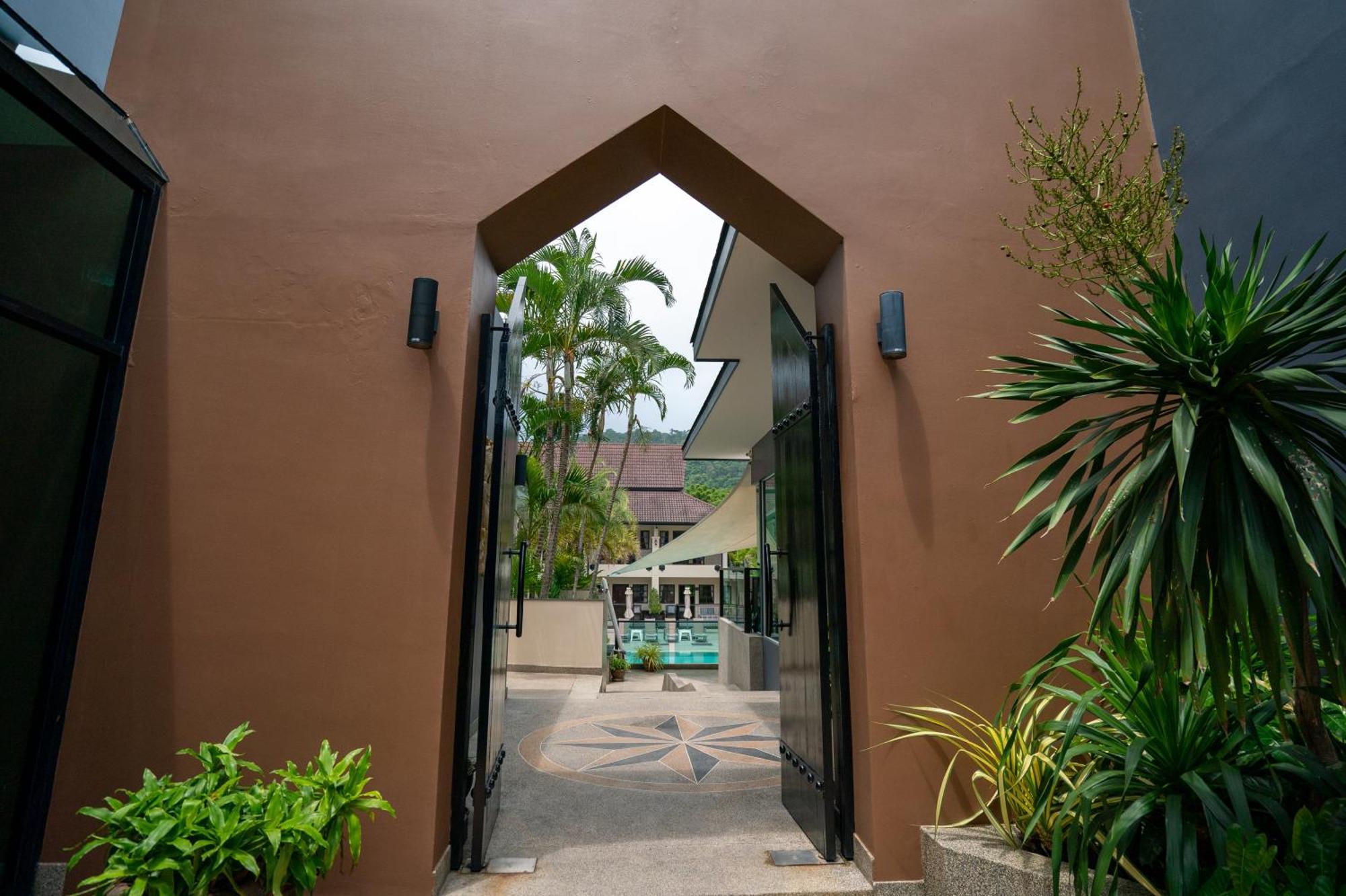 Naiya Buree Boutique Nai Harn
