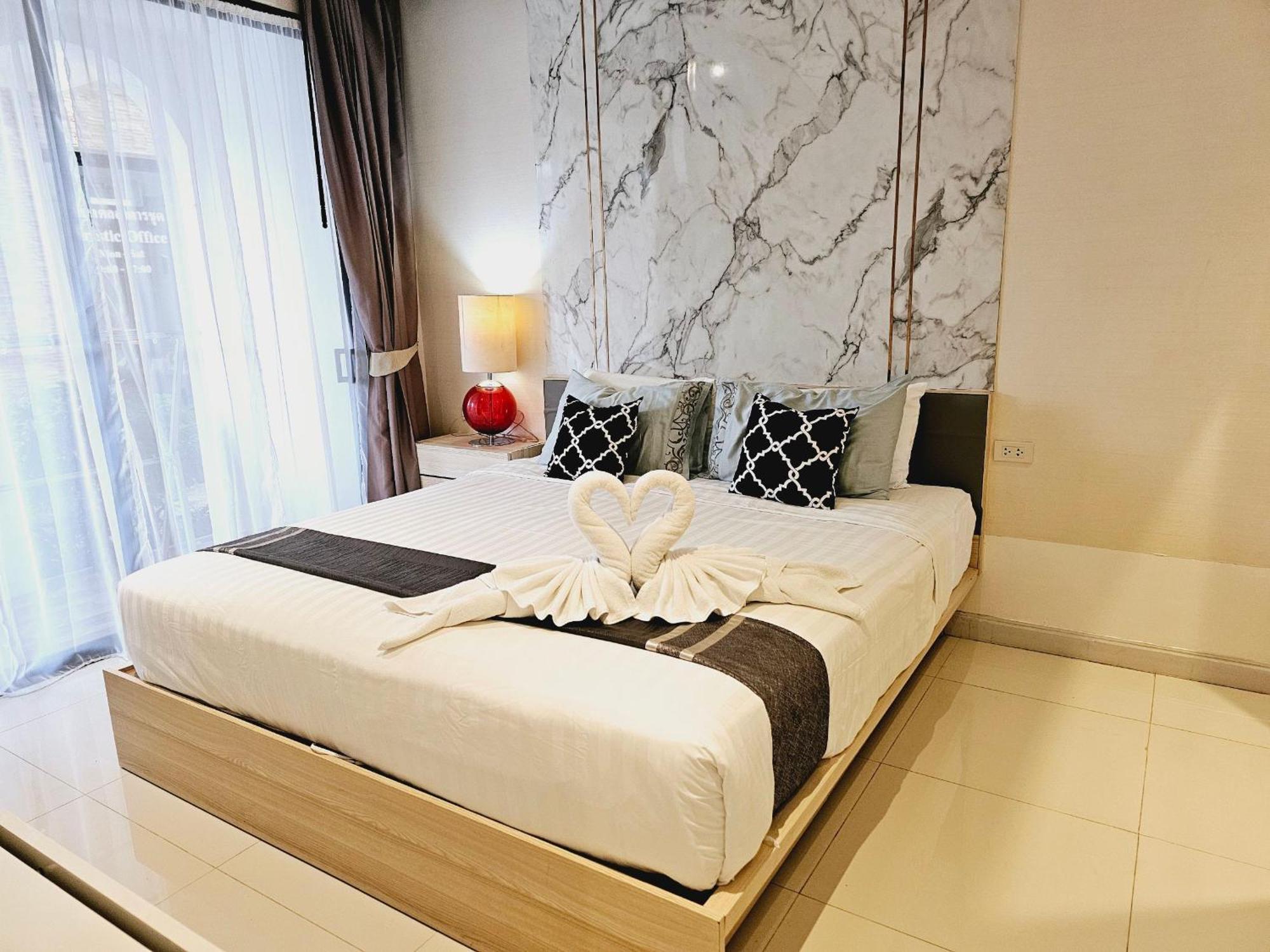 Aparthotel The Naiharn By Sala Estate 3*