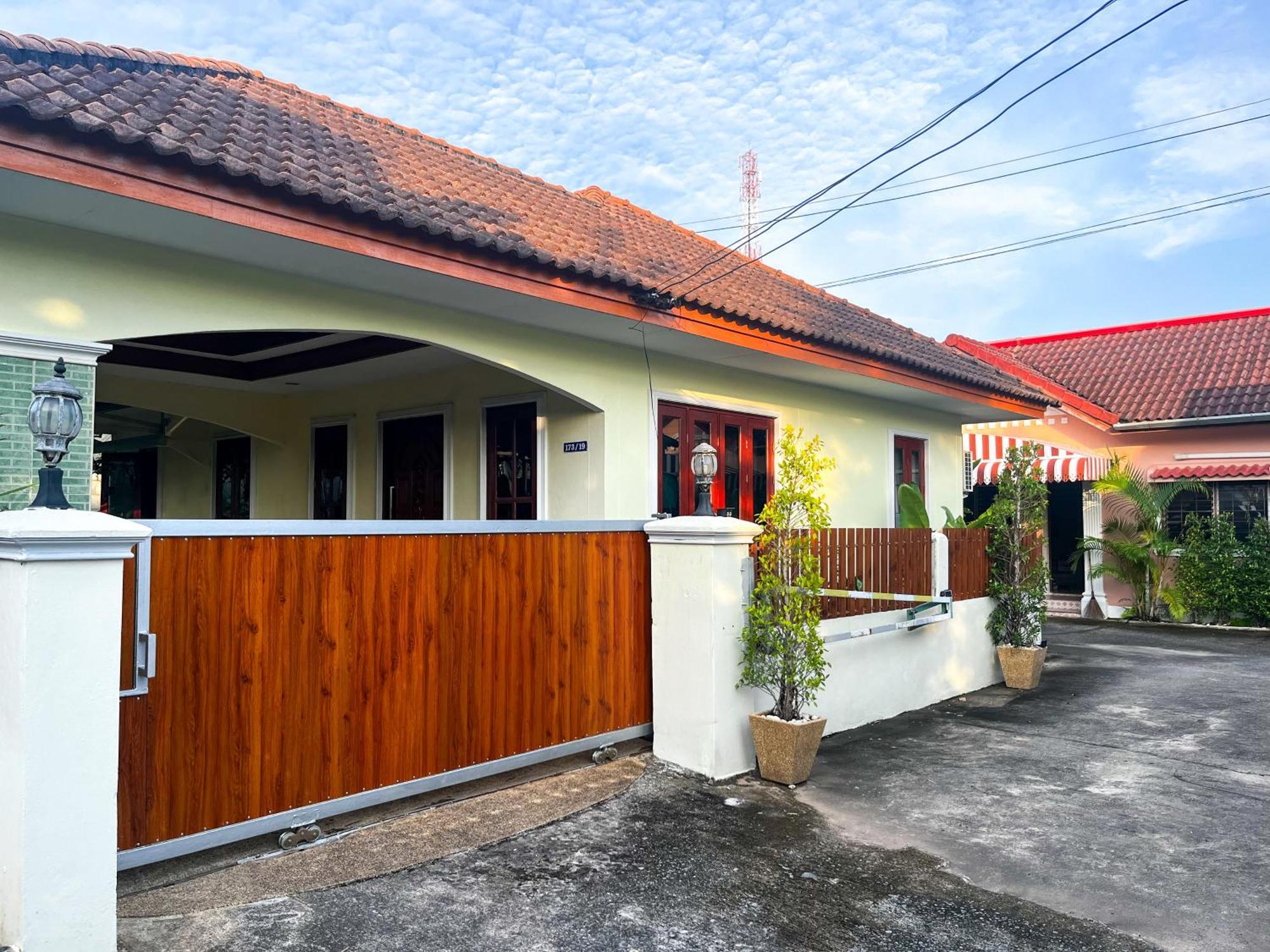 2br Maryam Near Tesco & Beach.