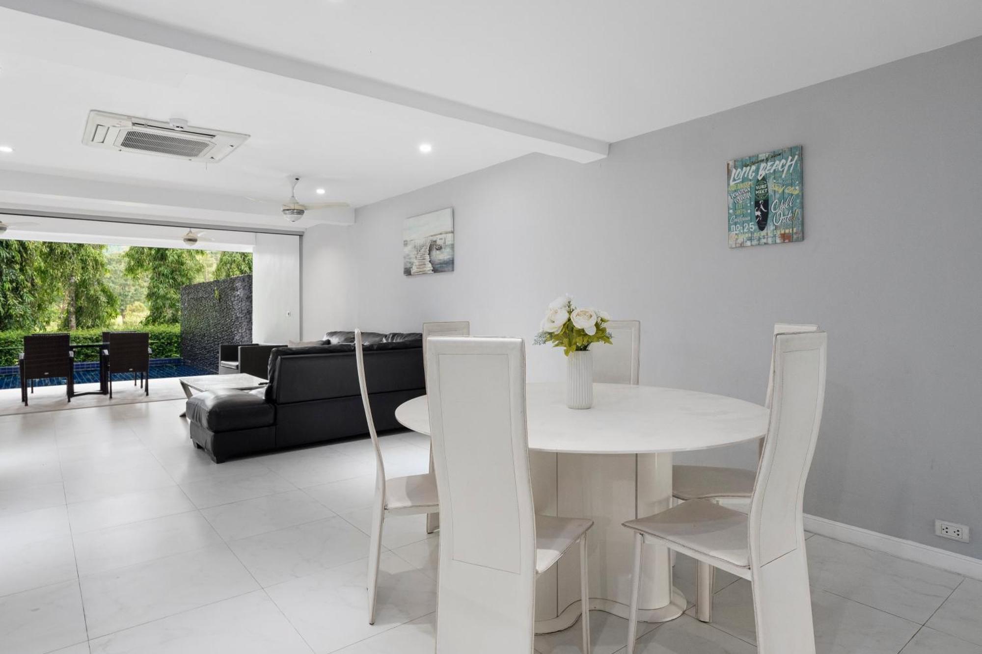 Vakantiehuis 4 Bedrooms & Bathroom For Up To 12 Guests 7kms To Patong At The Fairways Golf *
