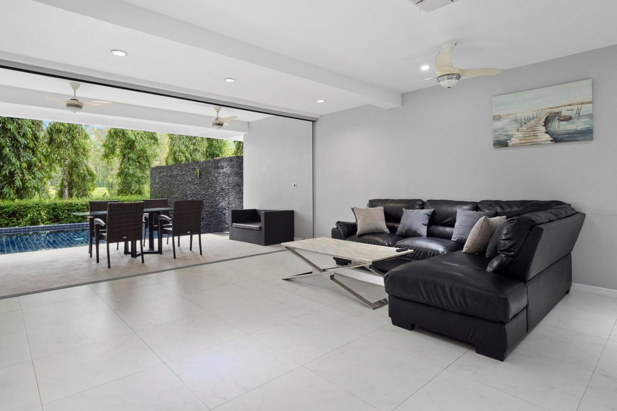 Vakantiehuis 4 Bedrooms & Bathroom For Up To 12 Guests 7kms To Patong At The Fairways Golf