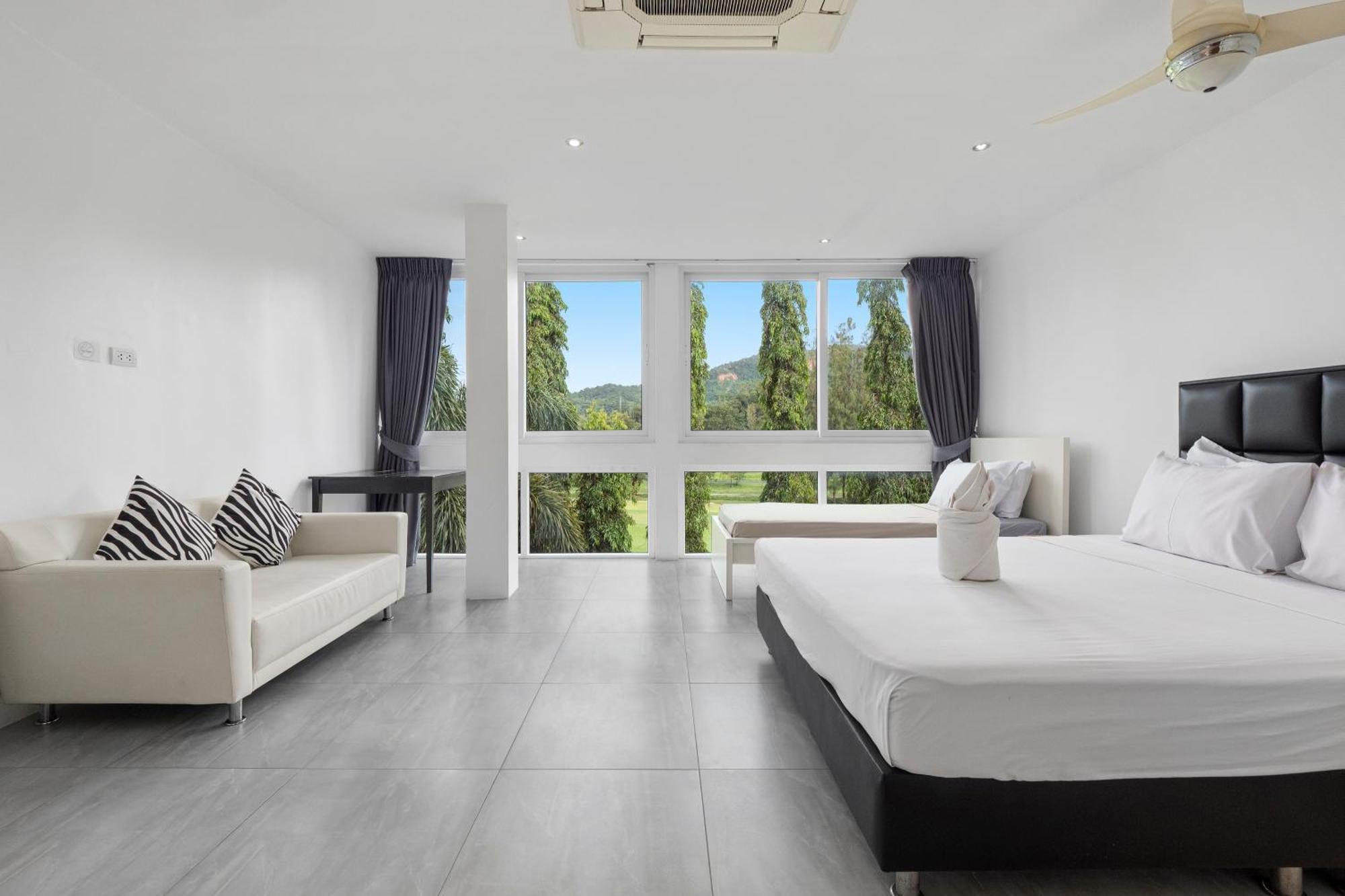 4 Bedrooms & Bathroom For Up To 12 Guests 7kms To Patong At The Fairways Golf *