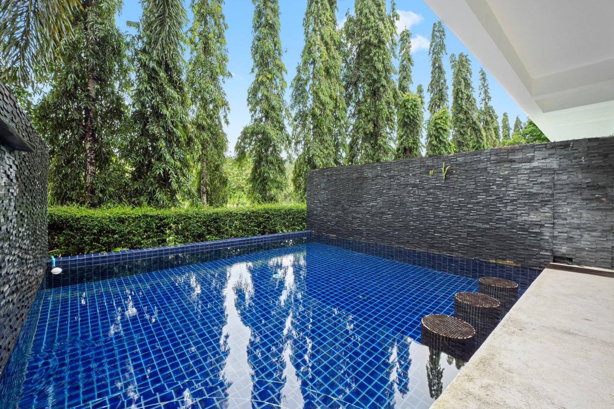 4 Bedrooms & Bathroom For Up To 12 Guests 7kms To Patong At The Fairways Golf Phuket