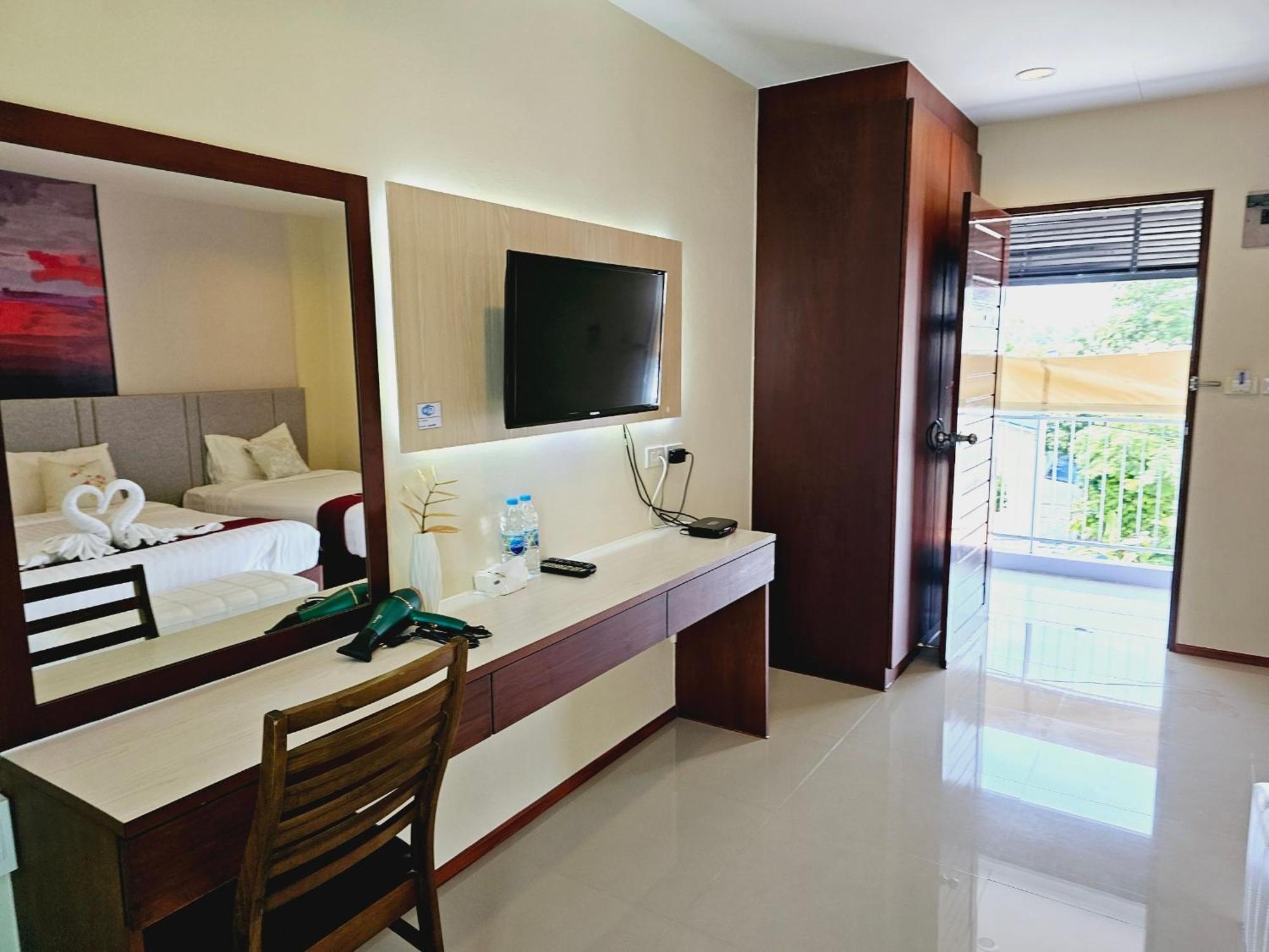 Stayhere@airport Service * Ban Bo Han