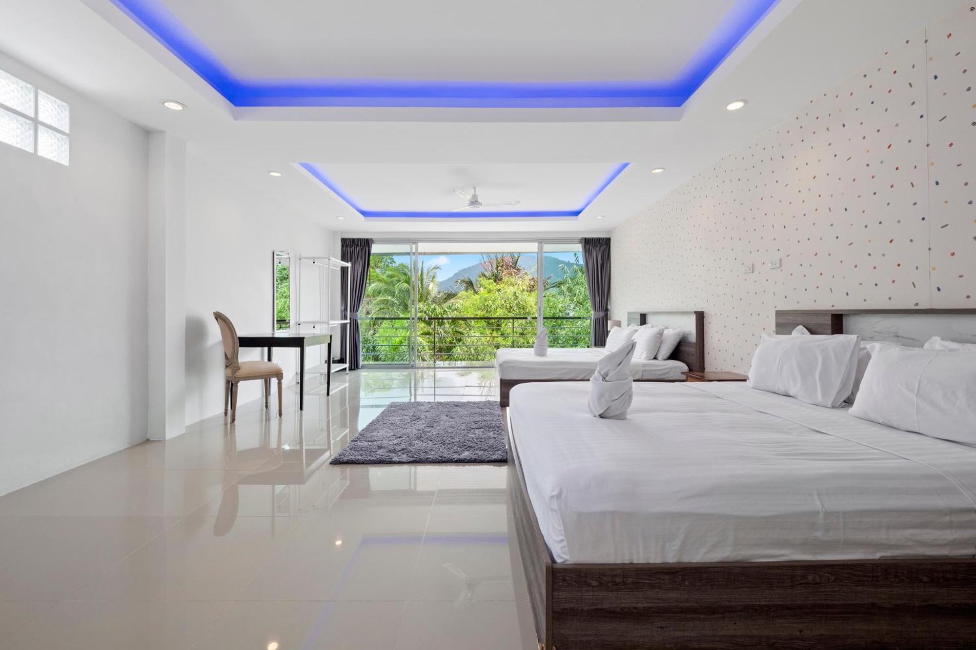 Vakantiehuis 4 Bedrooms & Bathroom For Up To 12 Guests 7kms To Patong At The Fairways Golf