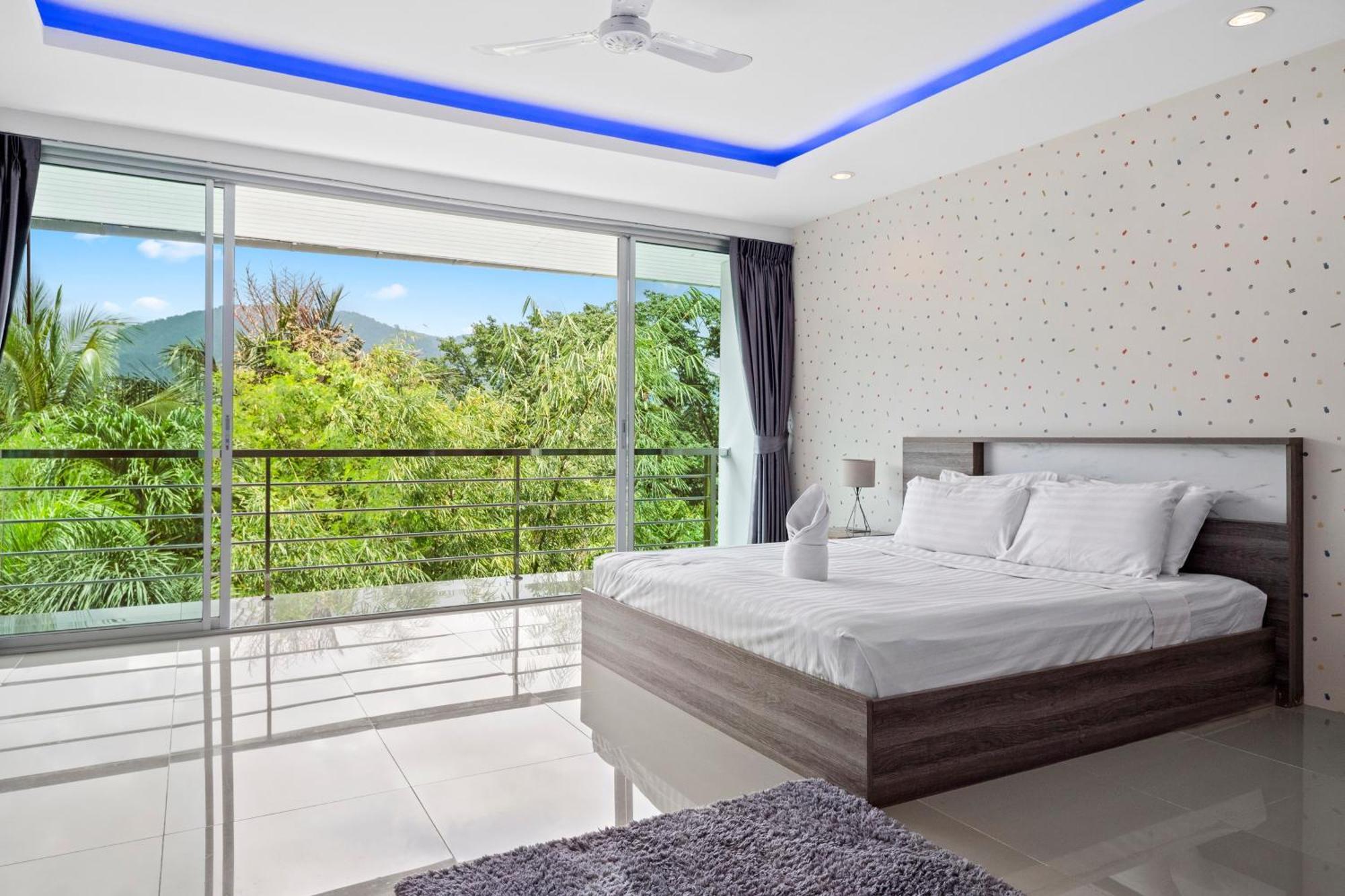 4 Bedrooms & Bathroom For Up To 12 Guests 7kms To Patong At The Fairways Golf Vakantiehuis Phuket
