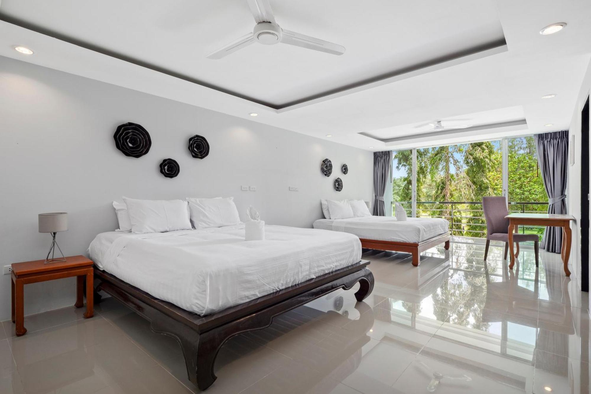 4 Bedrooms & Bathroom For Up To 12 Guests 7kms To Patong At The Fairways Golf Vakantiehuis *