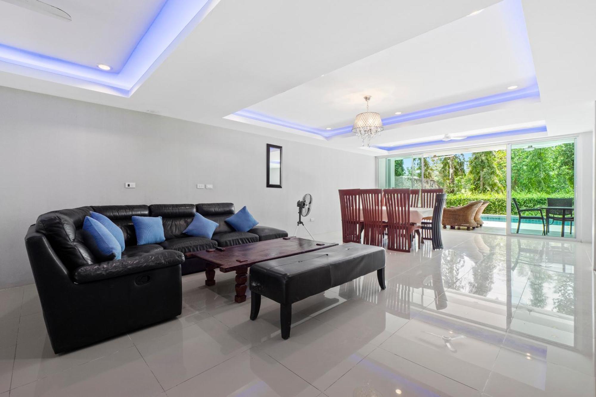 4 Bedrooms & Bathroom For Up To 12 Guests 7kms To Patong At The Fairways Golf *