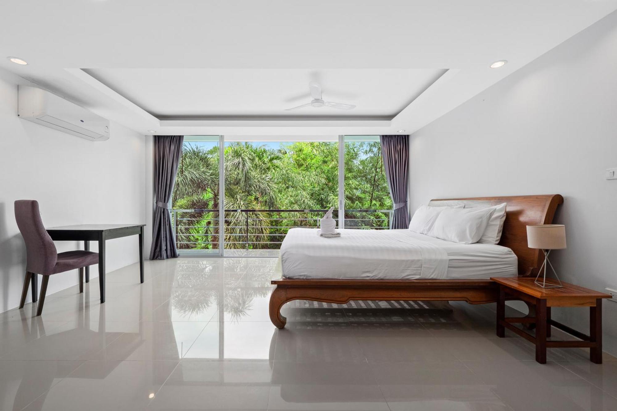 4 Bedrooms & Bathroom For Up To 12 Guests 7kms To Patong At The Fairways Golf Vakantiehuis *