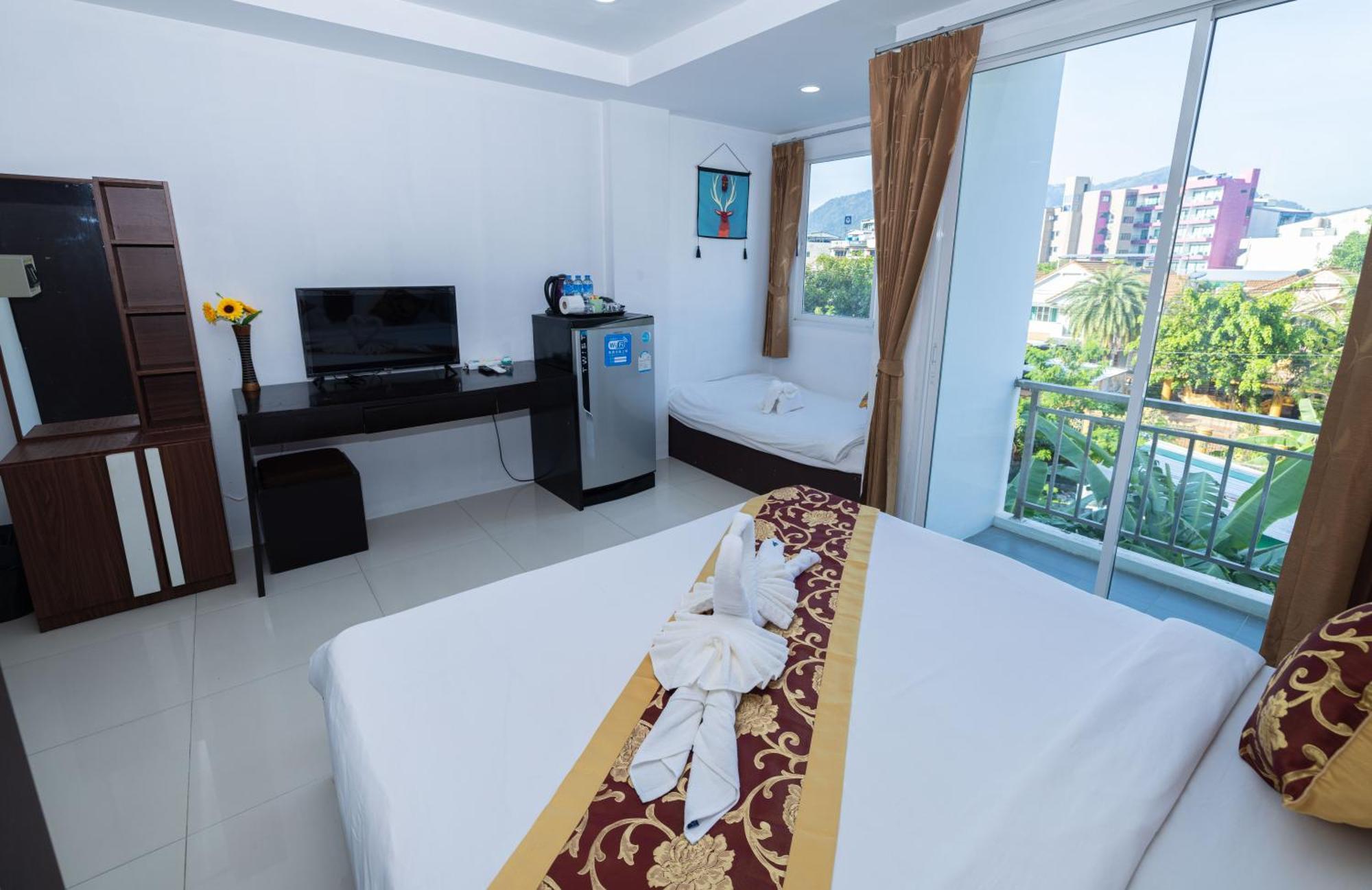 Happy 99 Hotel