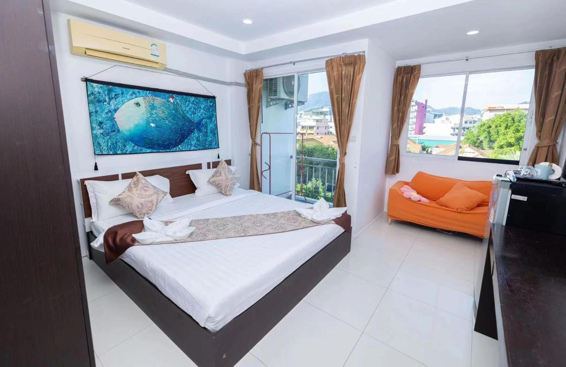 Happy 99 Hotel
