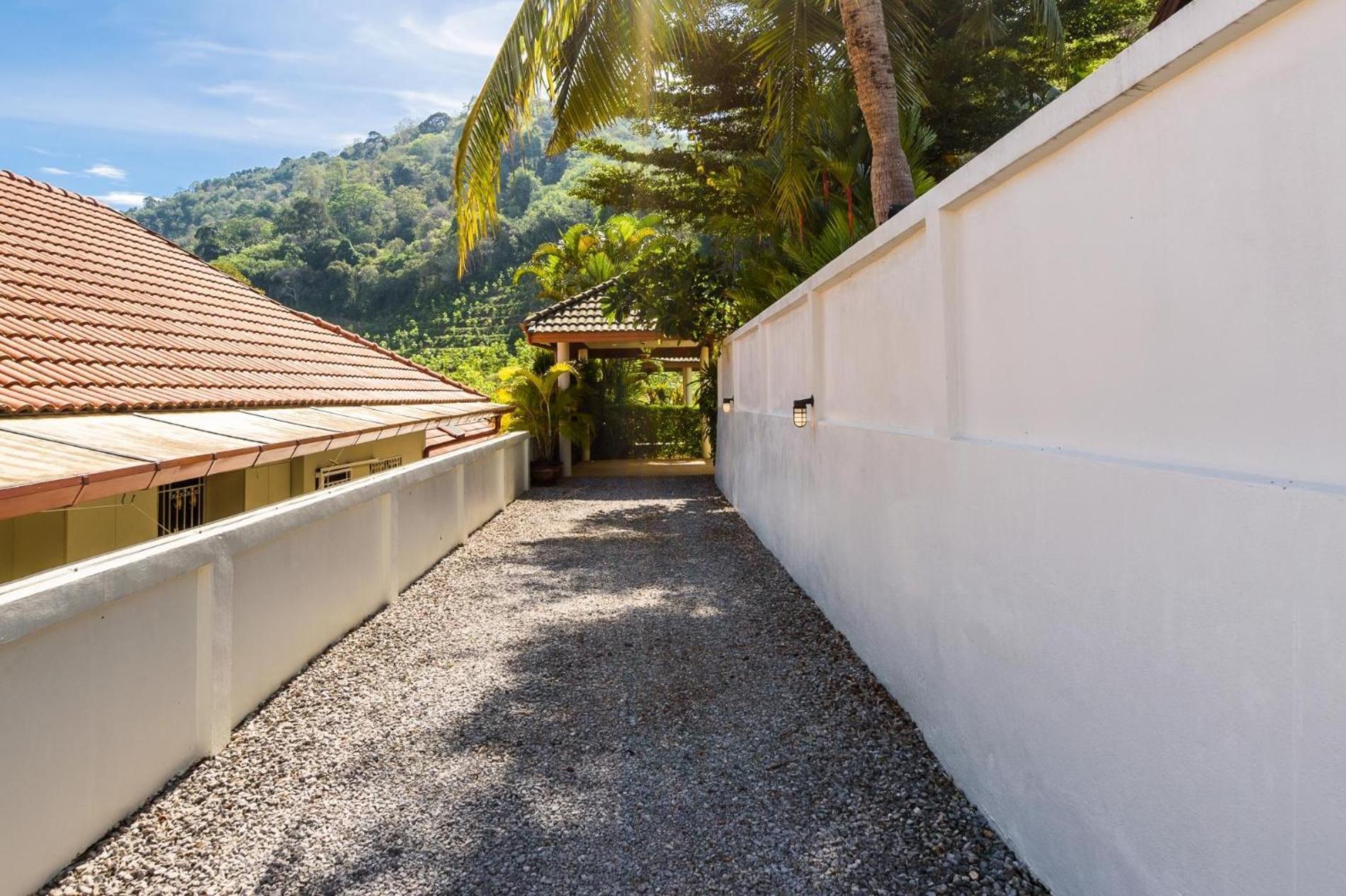Aster Pool Villa