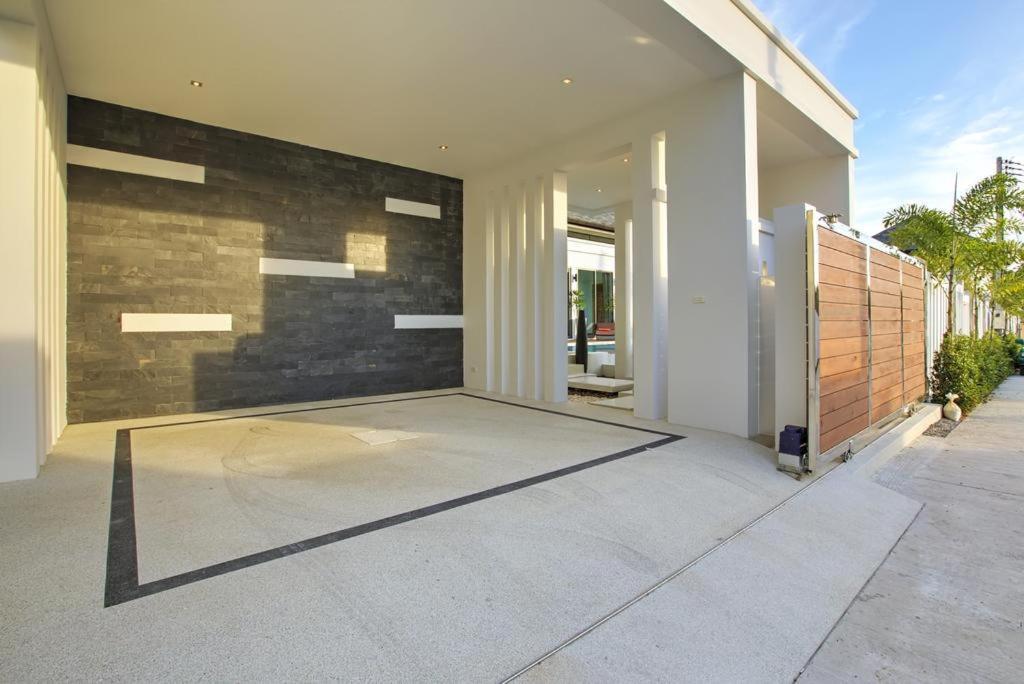 Crystal Pool Villa *