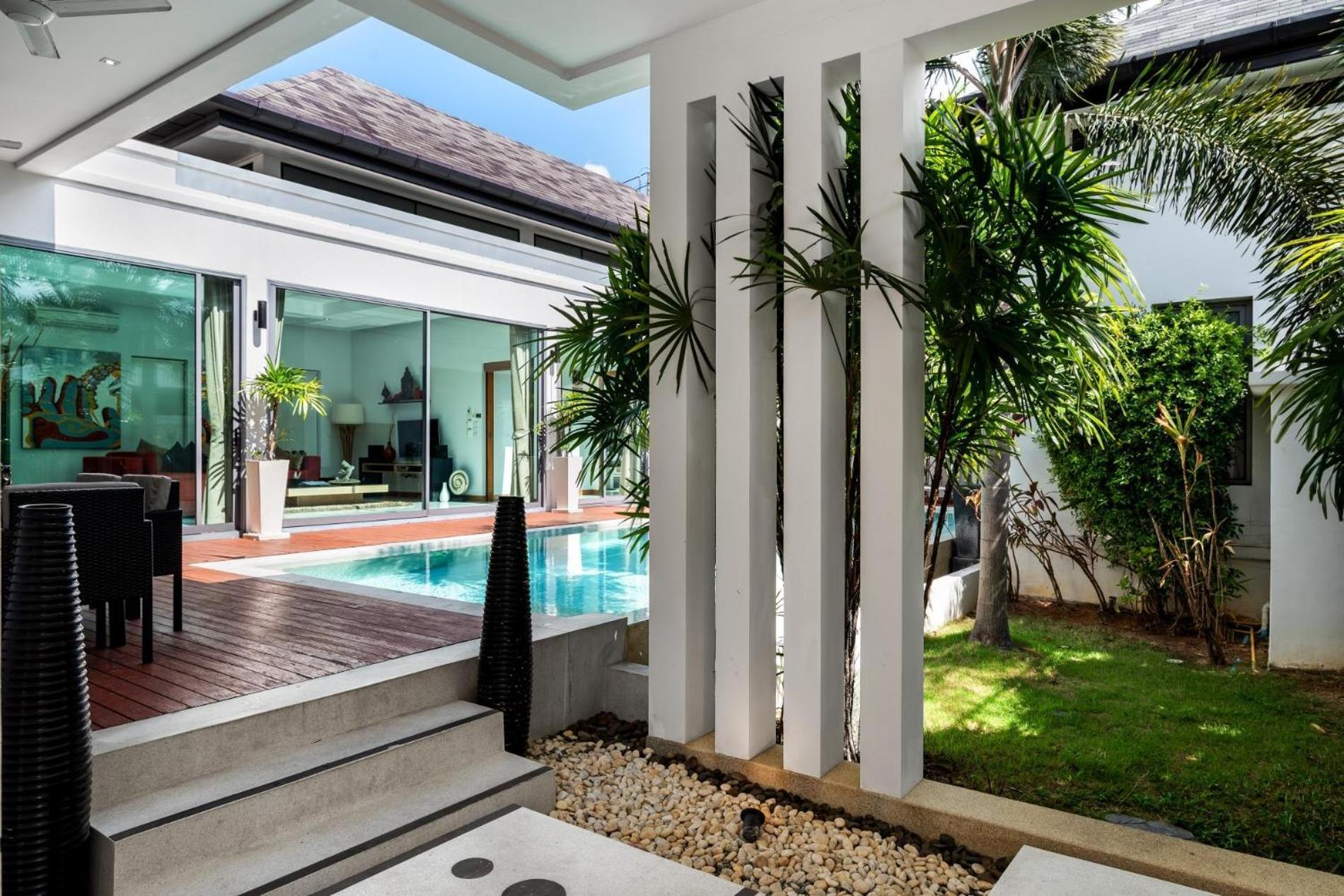 Crystal Pool Villa *