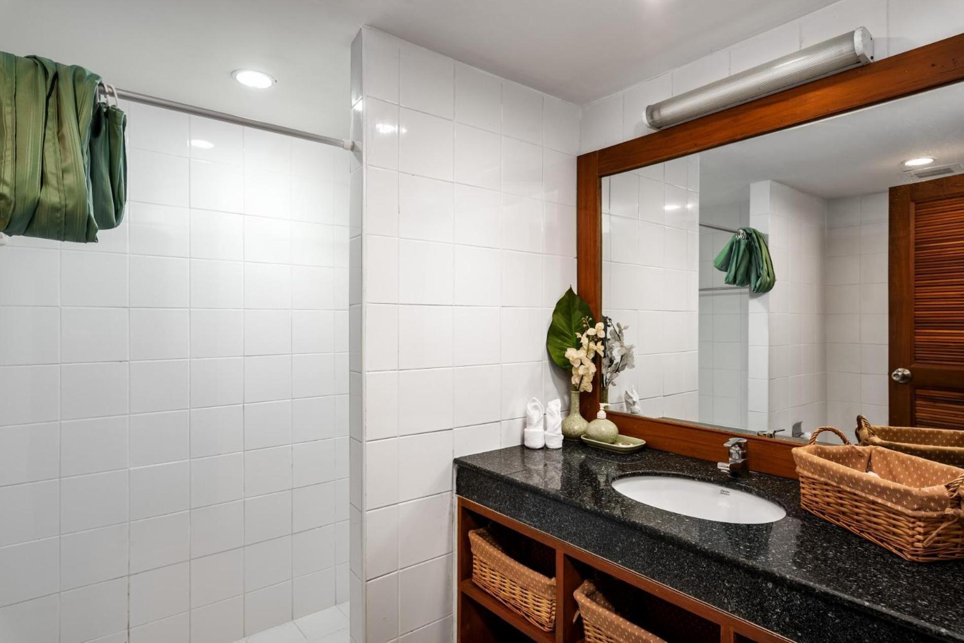 Apartment The Sands 2 Bedroom Naiharn *