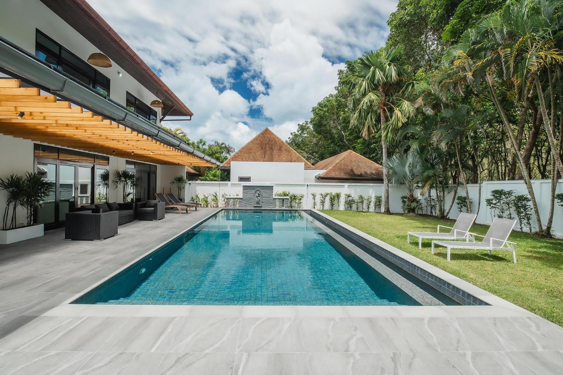 Villa Eden Pool In *