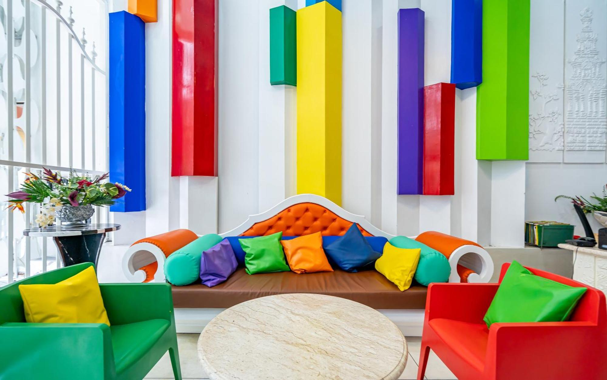 Hotel The Color Strand Kata