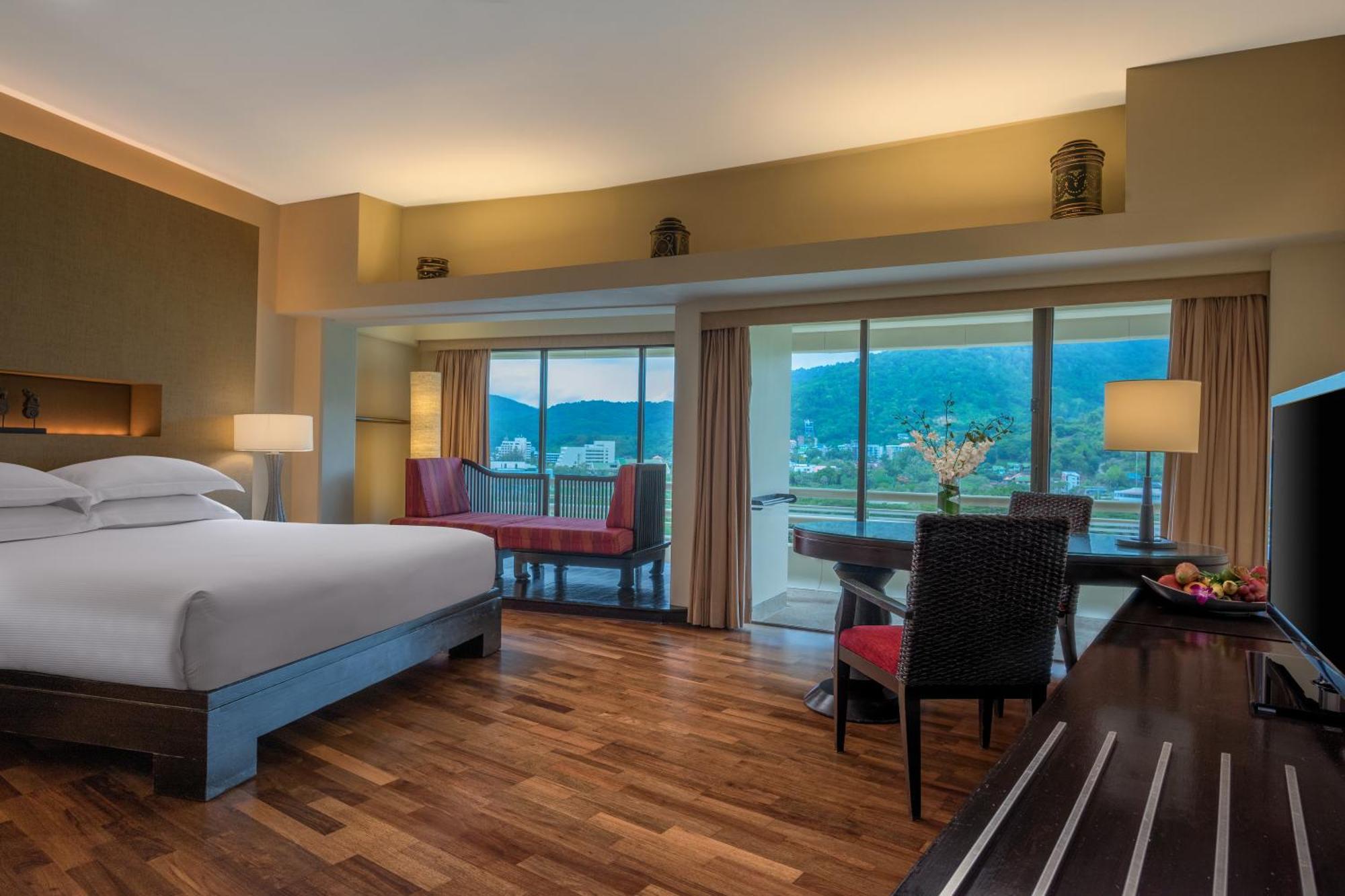 Pullman Phuket Beach 5*