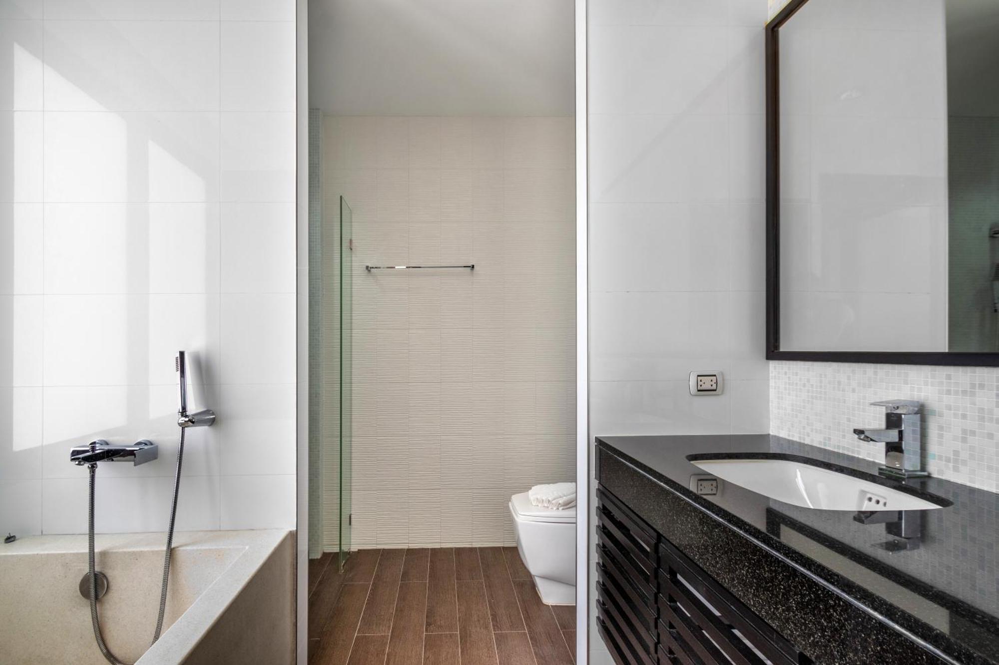 Kamala Villa: Spacious 2-bedroom With Private 13m Pool