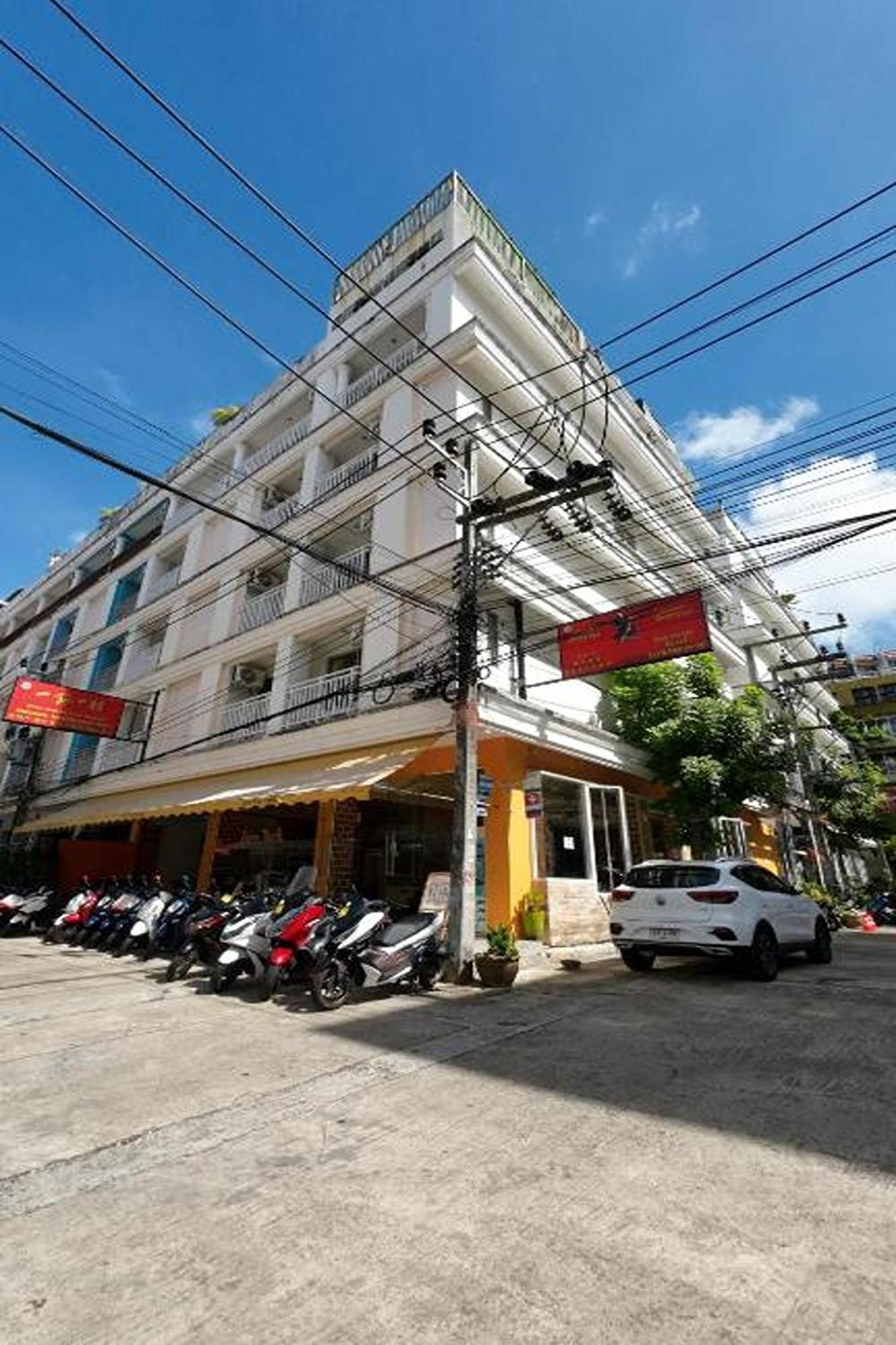Hostel One World One 2 Patong