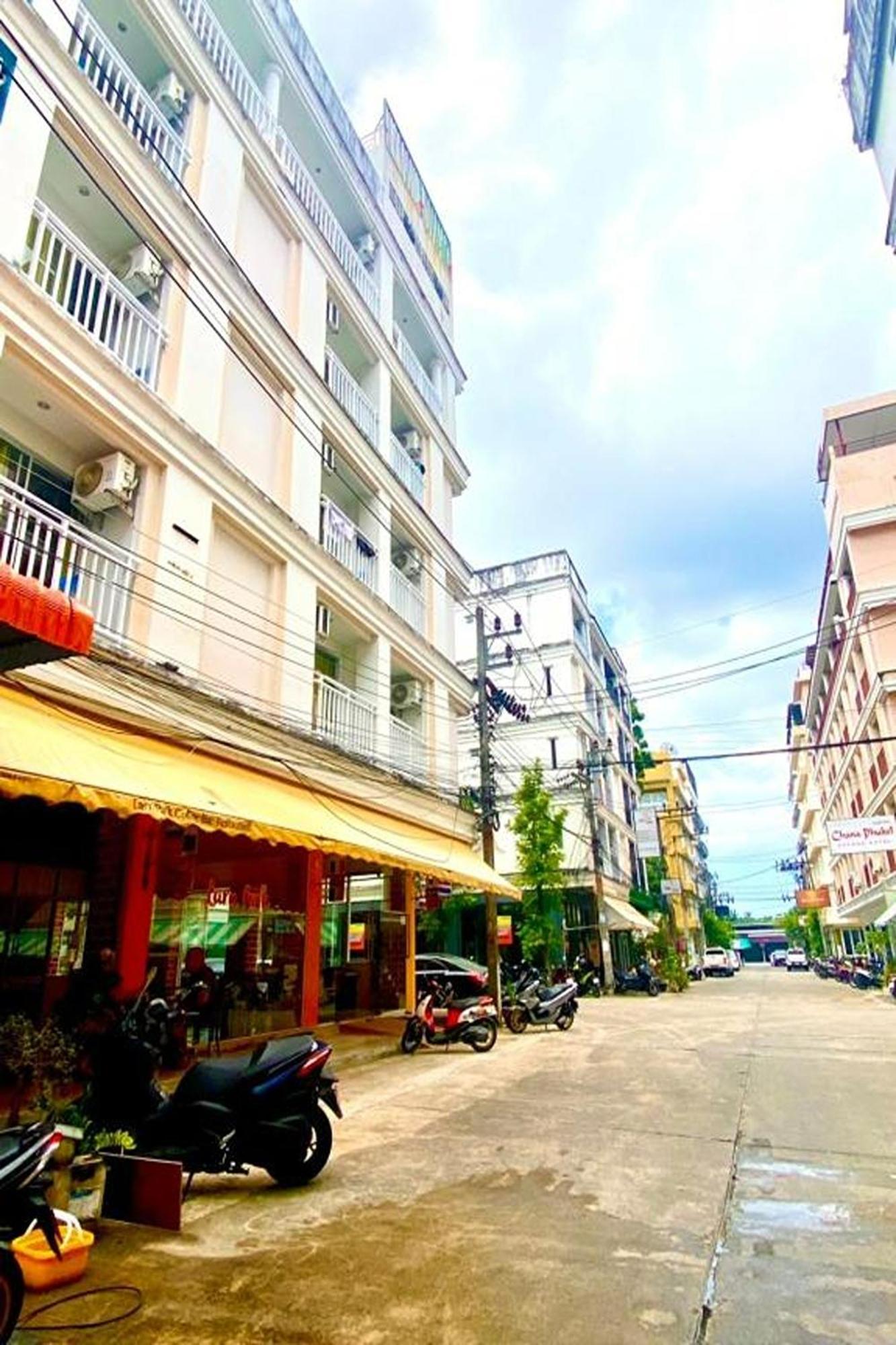 Hostel One World One 2 *