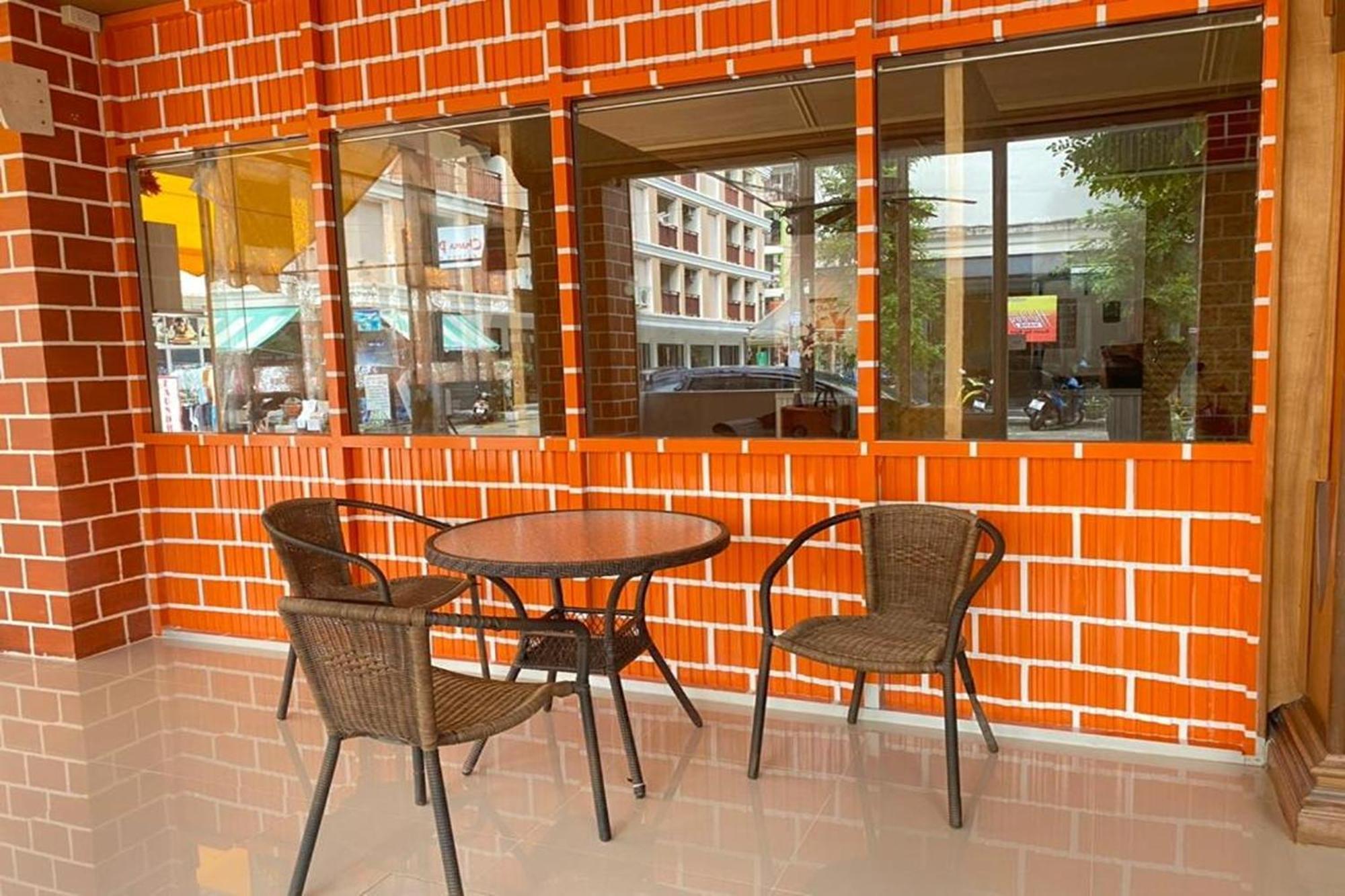 One World One 2 Hostel Patong