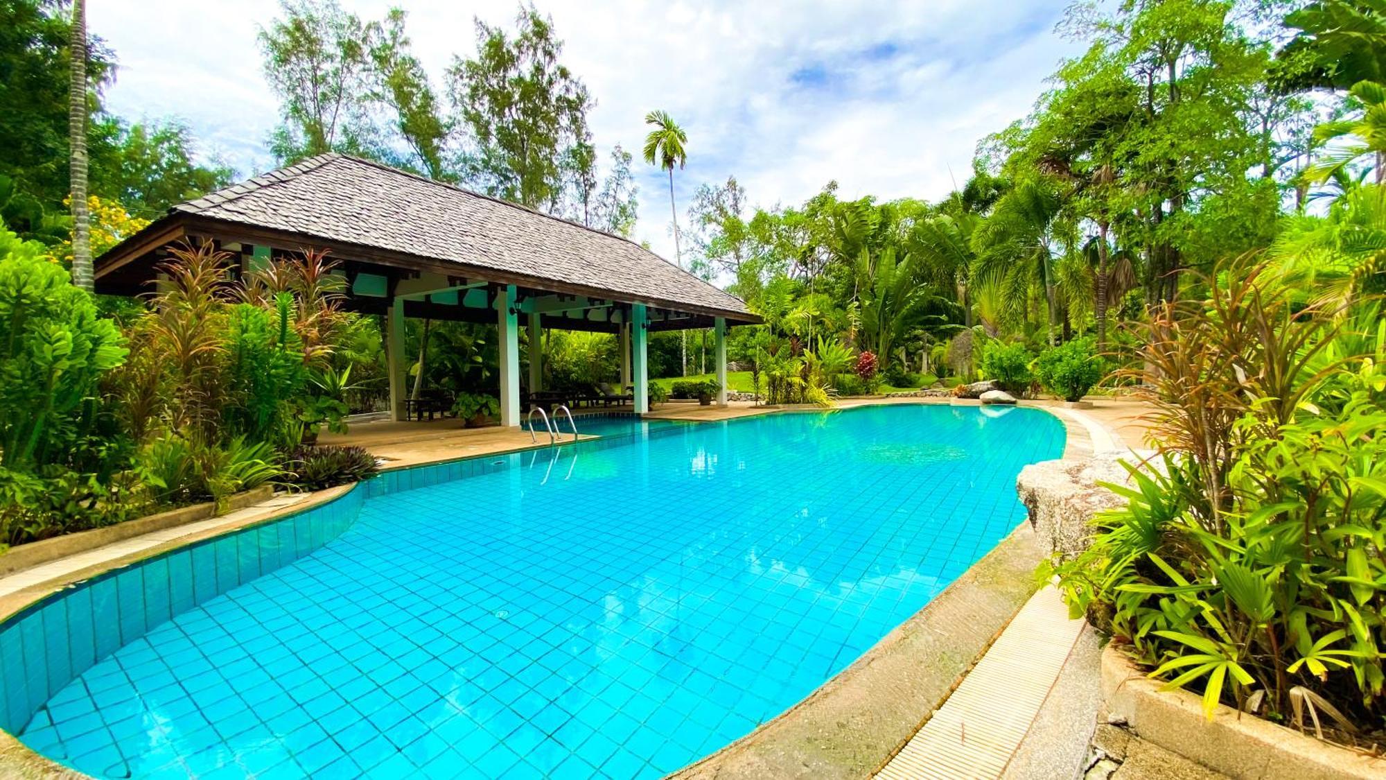 Tropical Garden Villa *