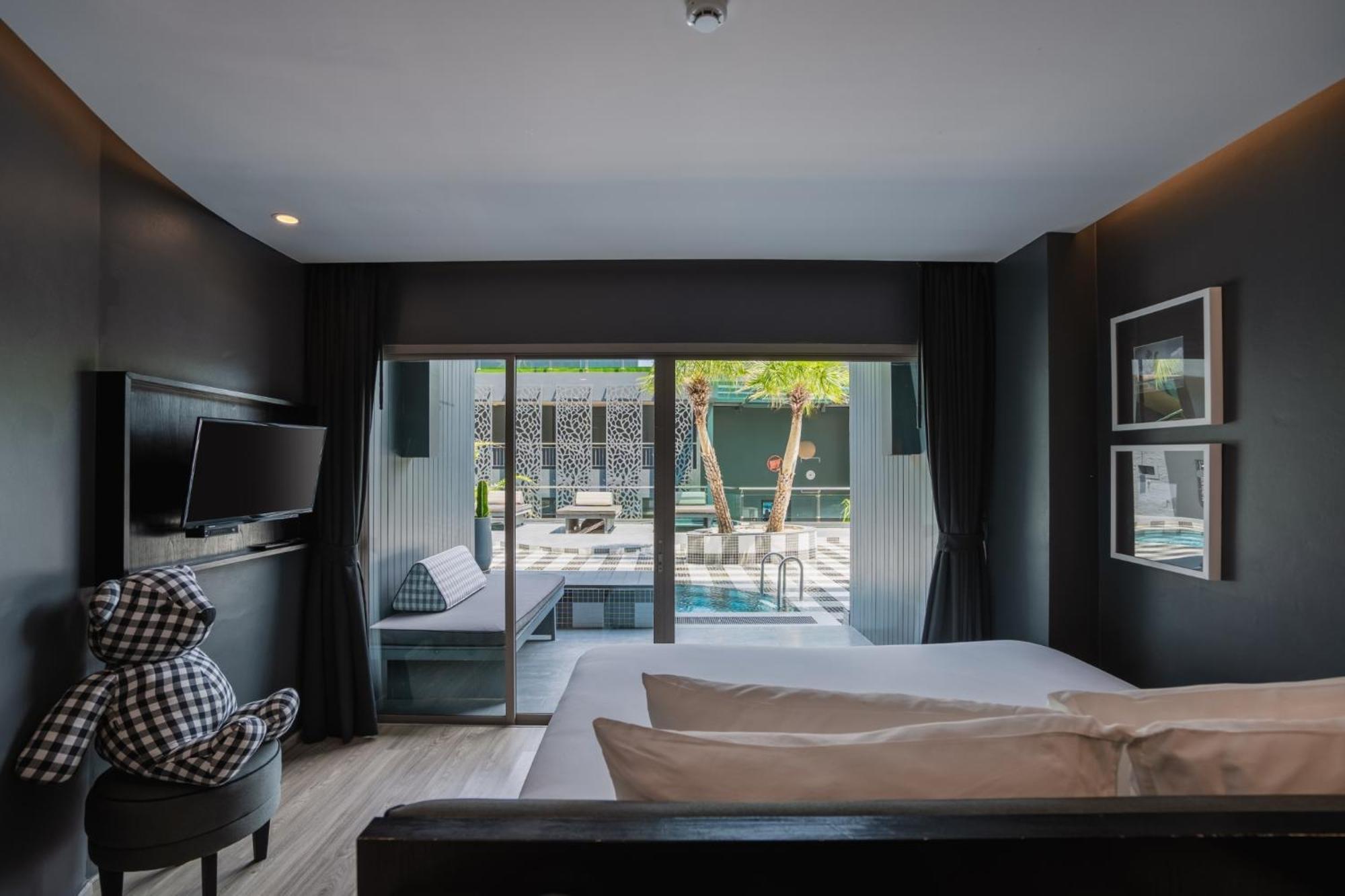 Hotel Foto Beachfront Phuket