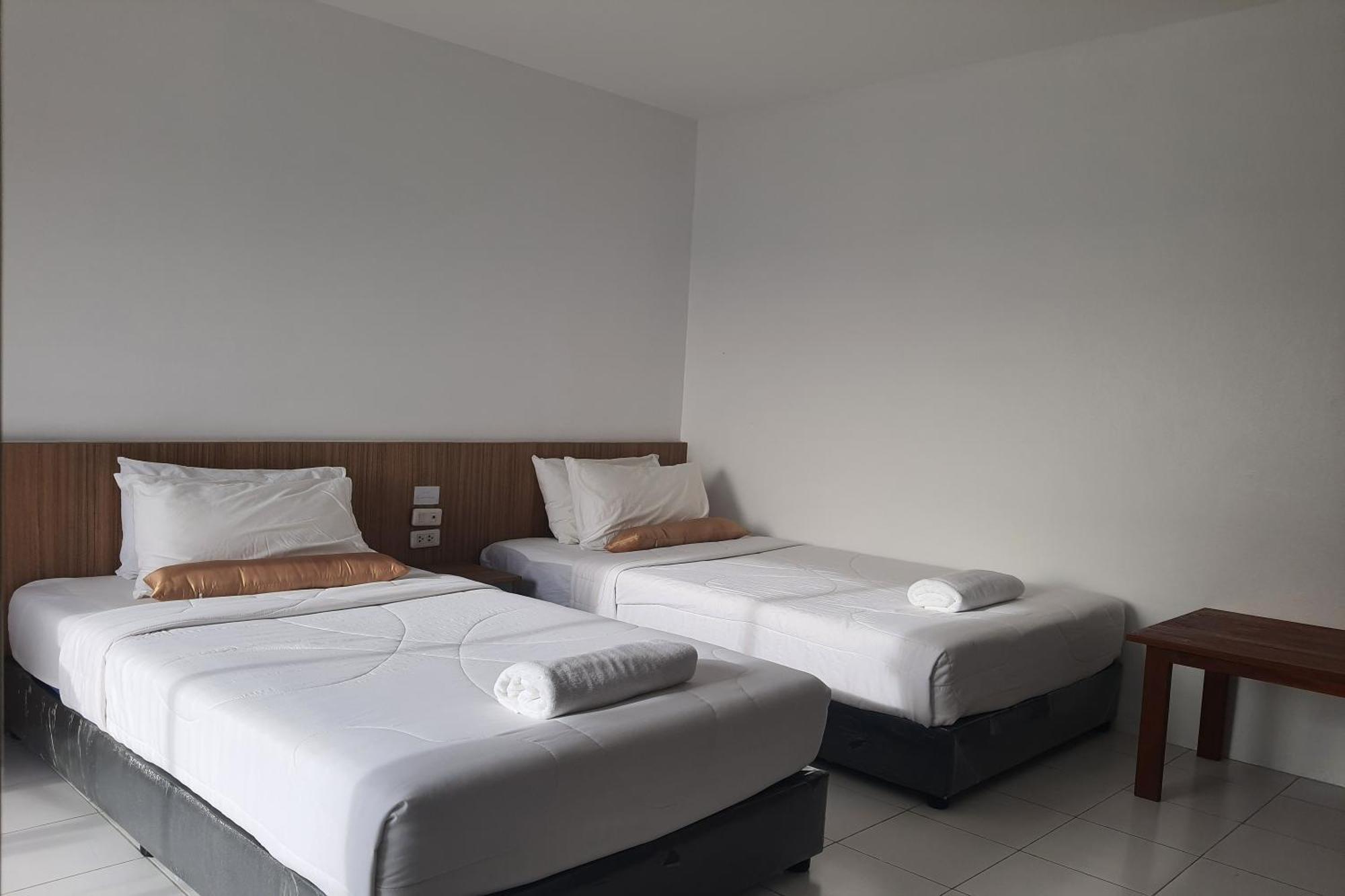 Bay Hotel 2*