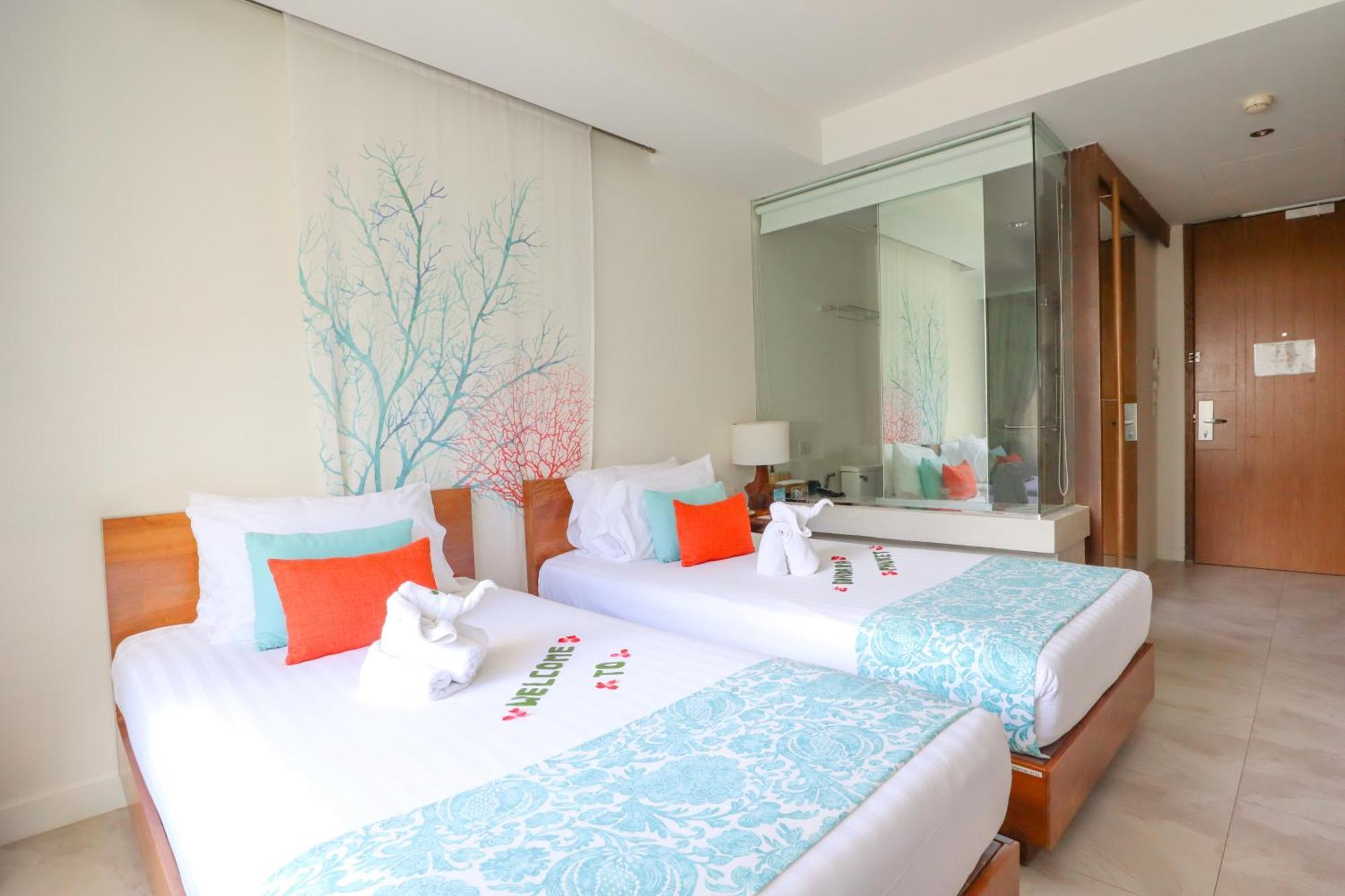 Bandara Resort, Phuket Hotel 4*