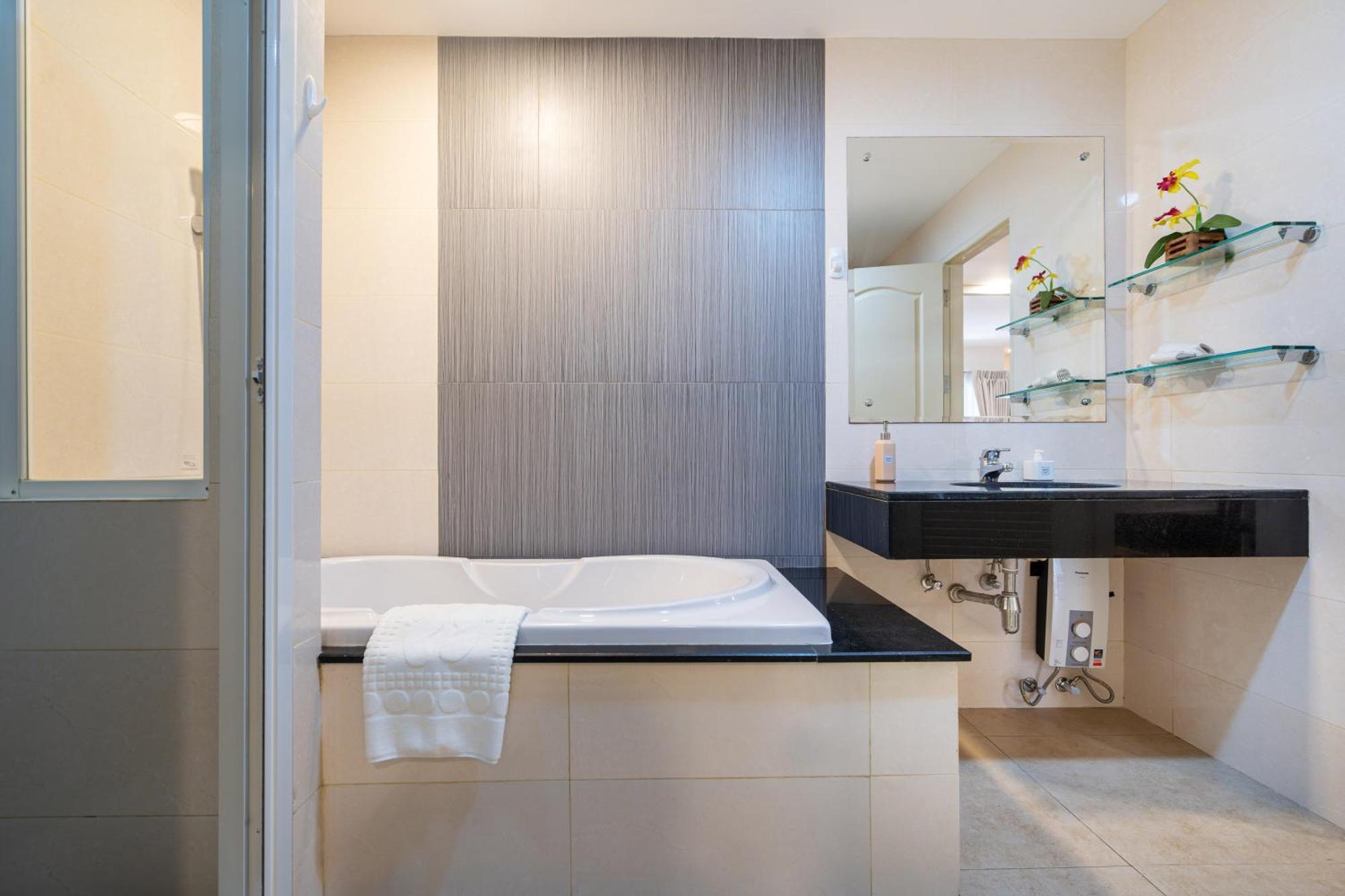 Appartement Phuket , 2 Bedroom Pool Apartment, Patong