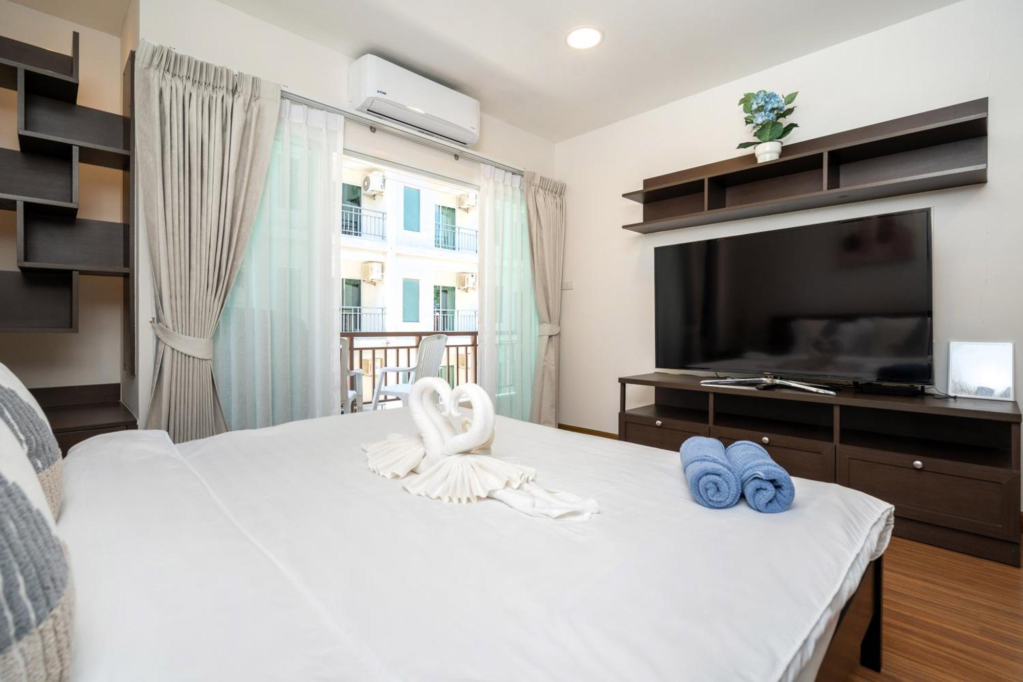 Phuket , 2 Bedroom Pool Apartment, Patong