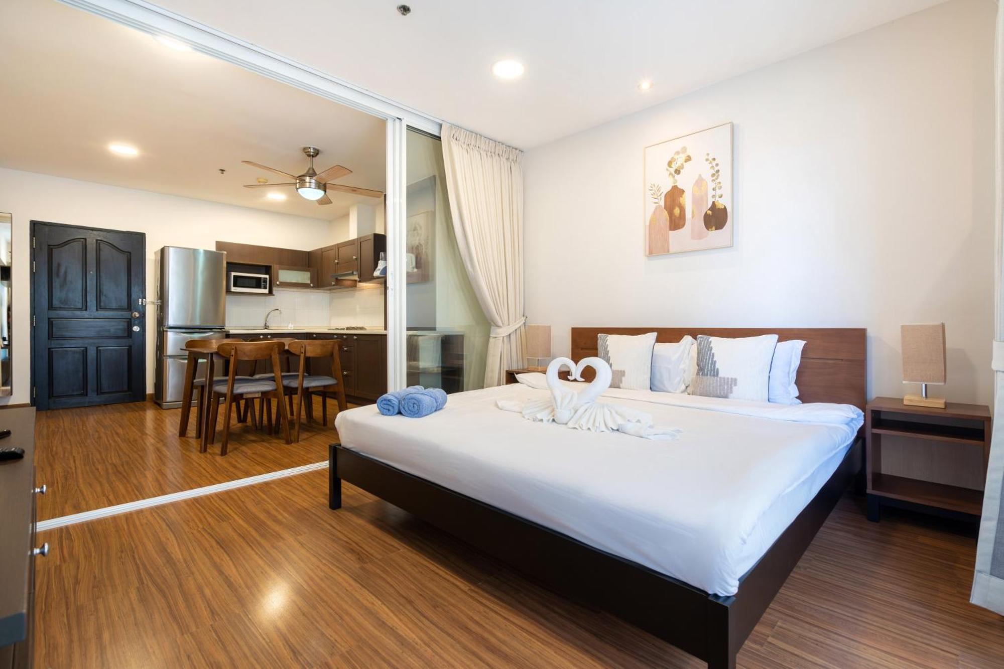 Phuket , 2 Bedroom Pool Apartment, Appartement Patong