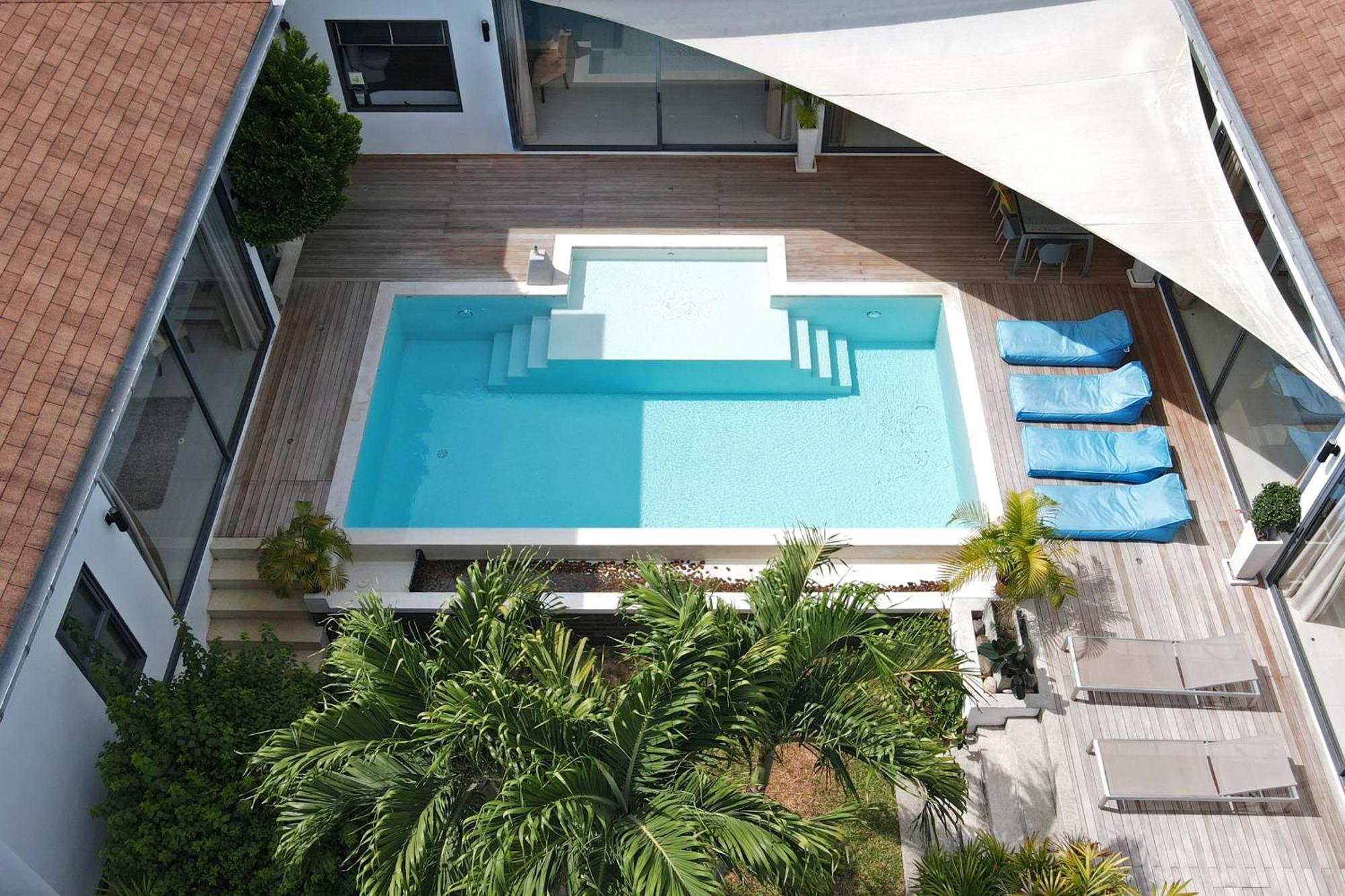 Luxury 4br Virginie, Salt Pool, & Naiharn Villa *