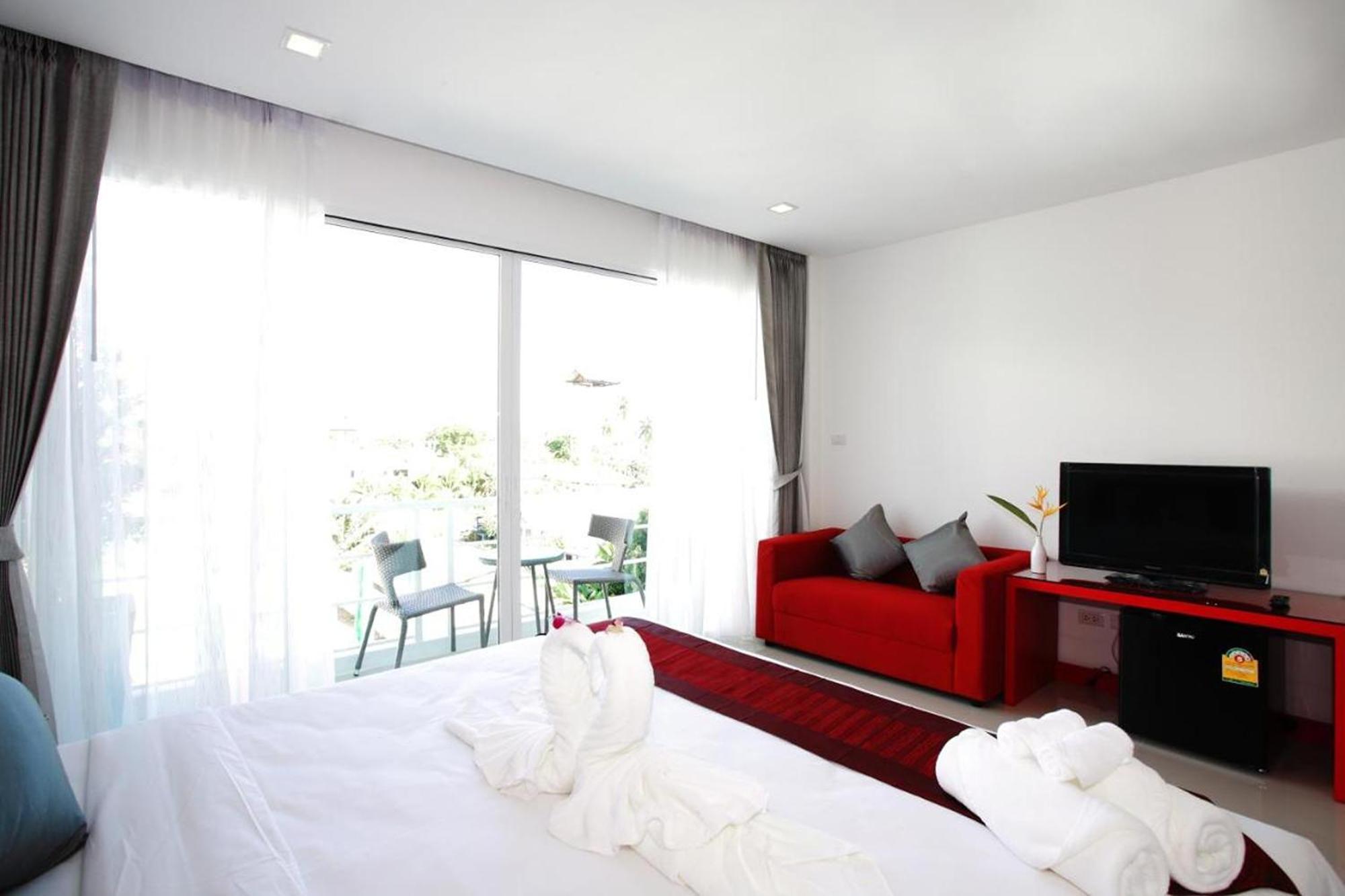One World One Naiharn Hotel