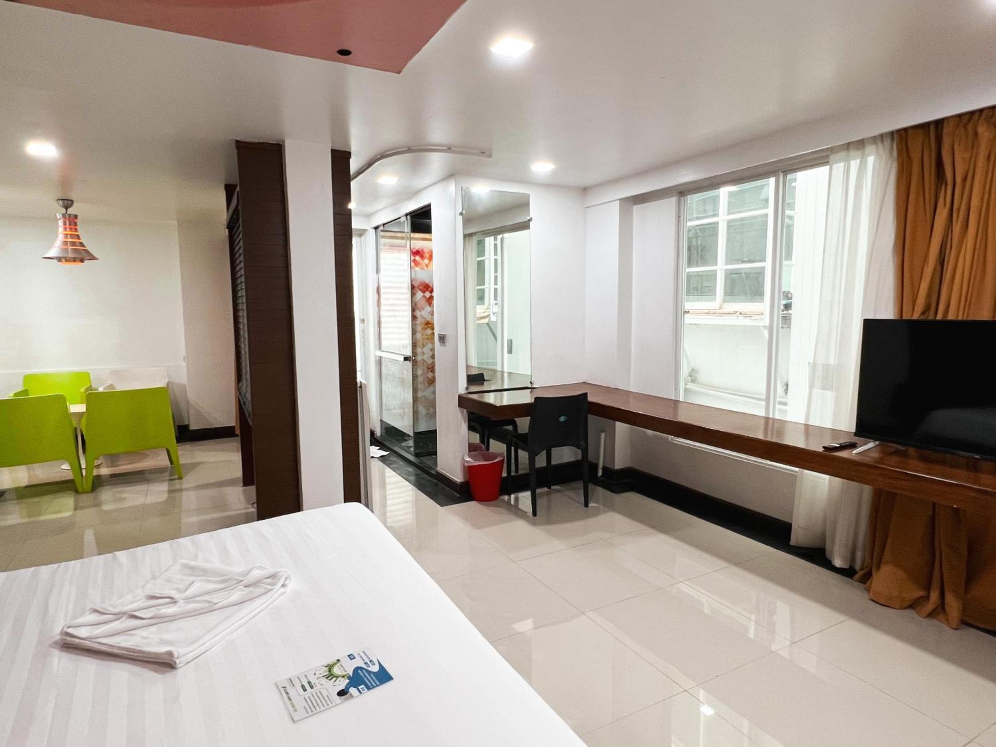 The Color Hotel 2*