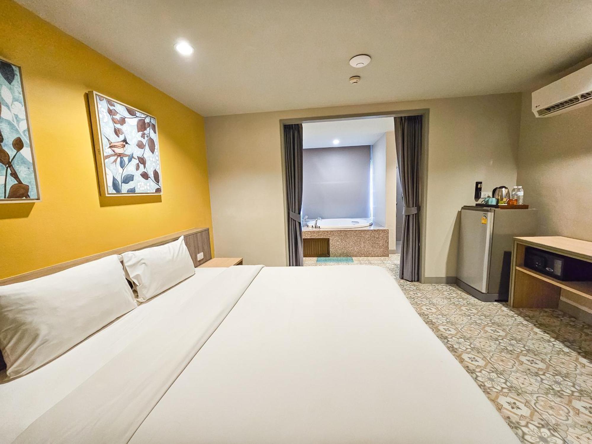 Recenta Suanluang Hotel 4*